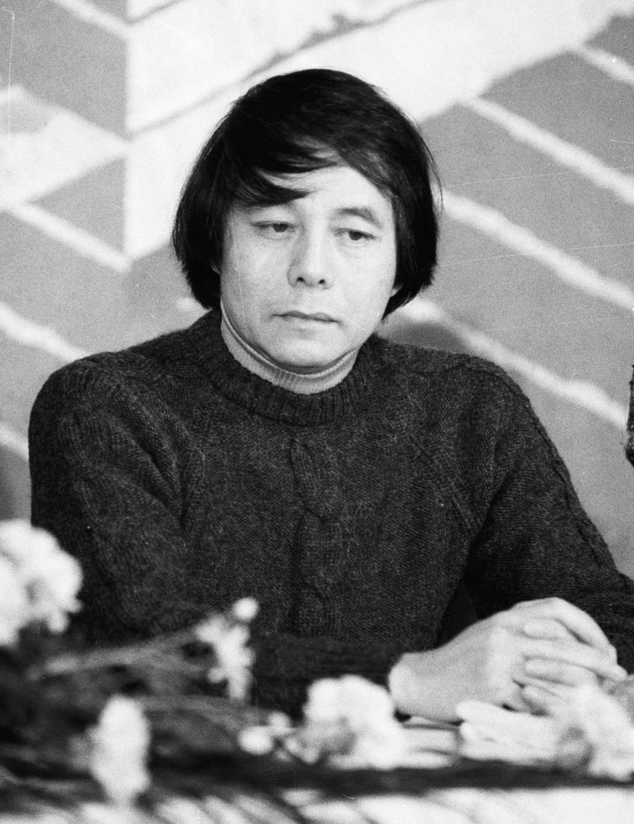 ドラマ「ふぞろいの林檎たち2」制作発表　脚本家の山田太一氏（1985年2月22日撮影）