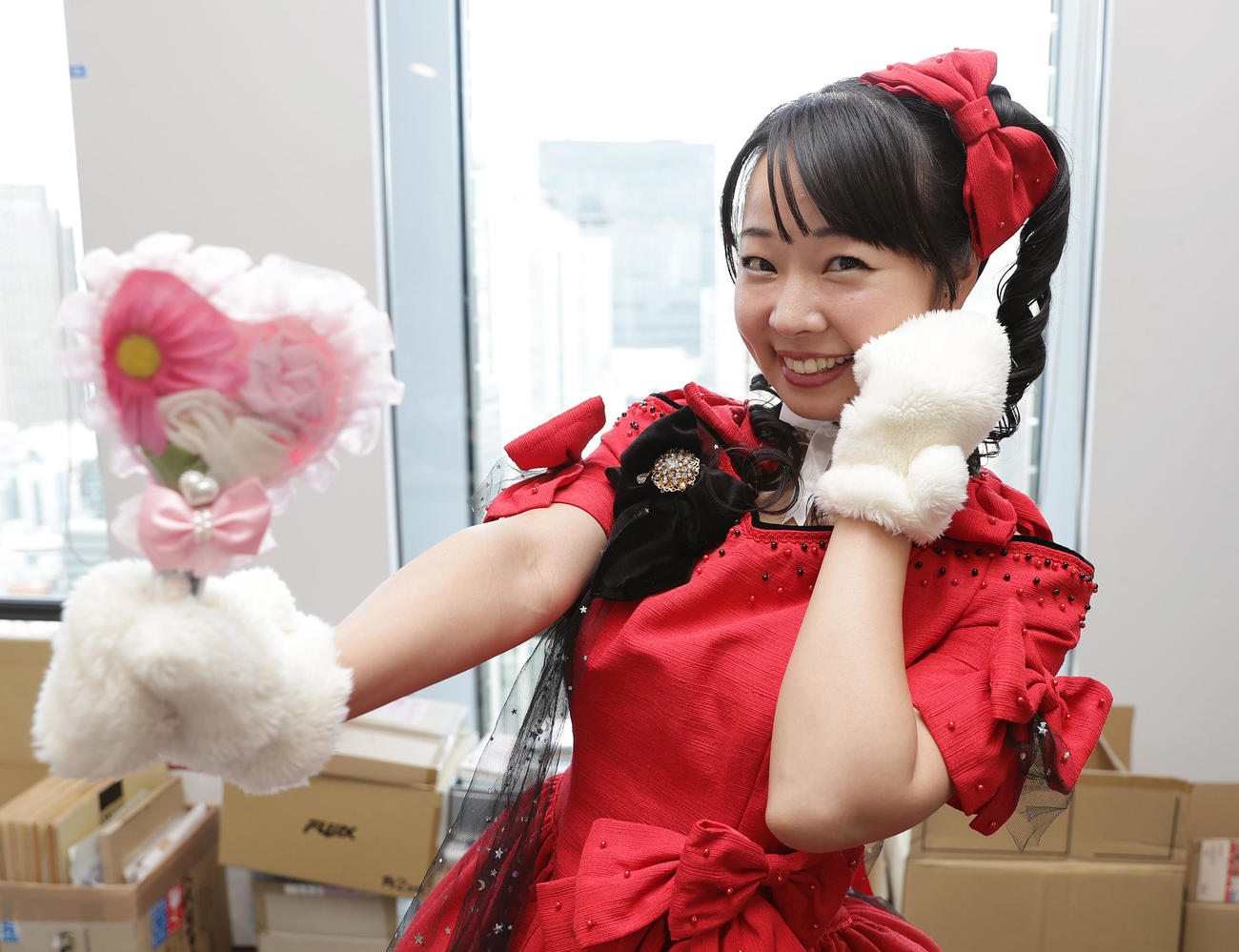 新曲のPRで来社した七瀬美菜（撮影・前田充）