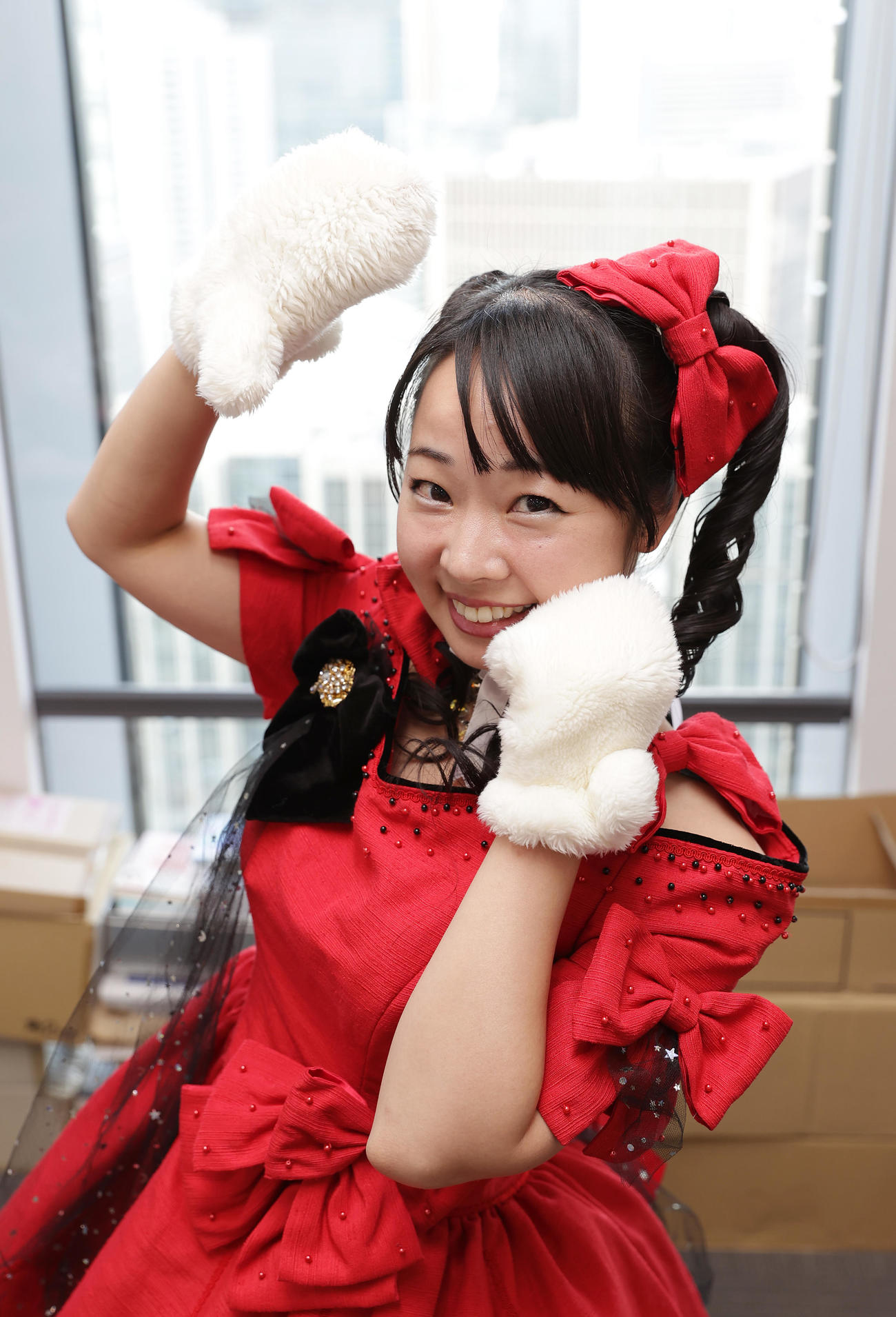 新曲のPRで来社した七瀬美菜（撮影・前田充）