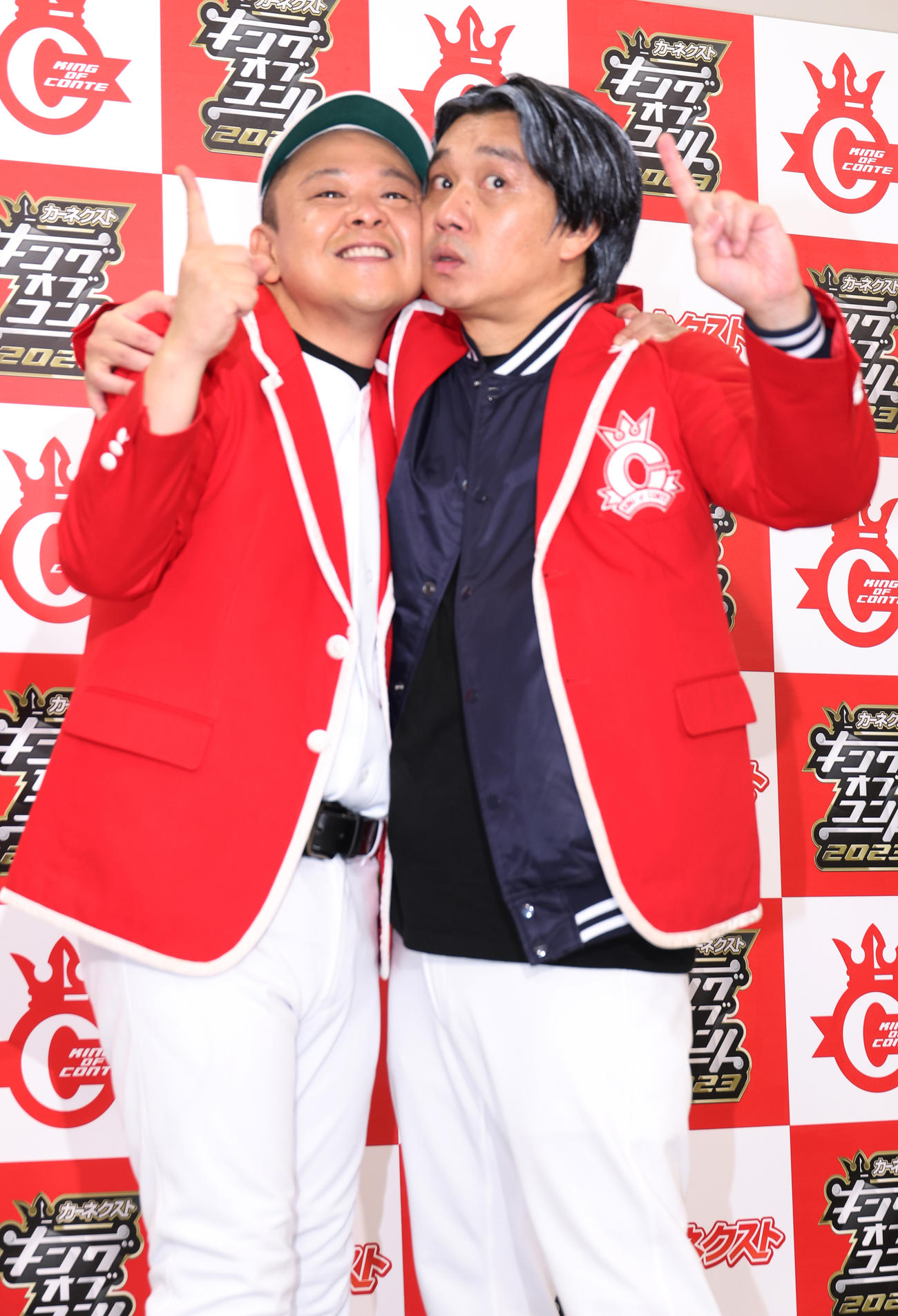キングオブコント2023で優勝した「サルゴリラ」の赤羽健壱（左）と児玉智洋（2023年10月撮影）