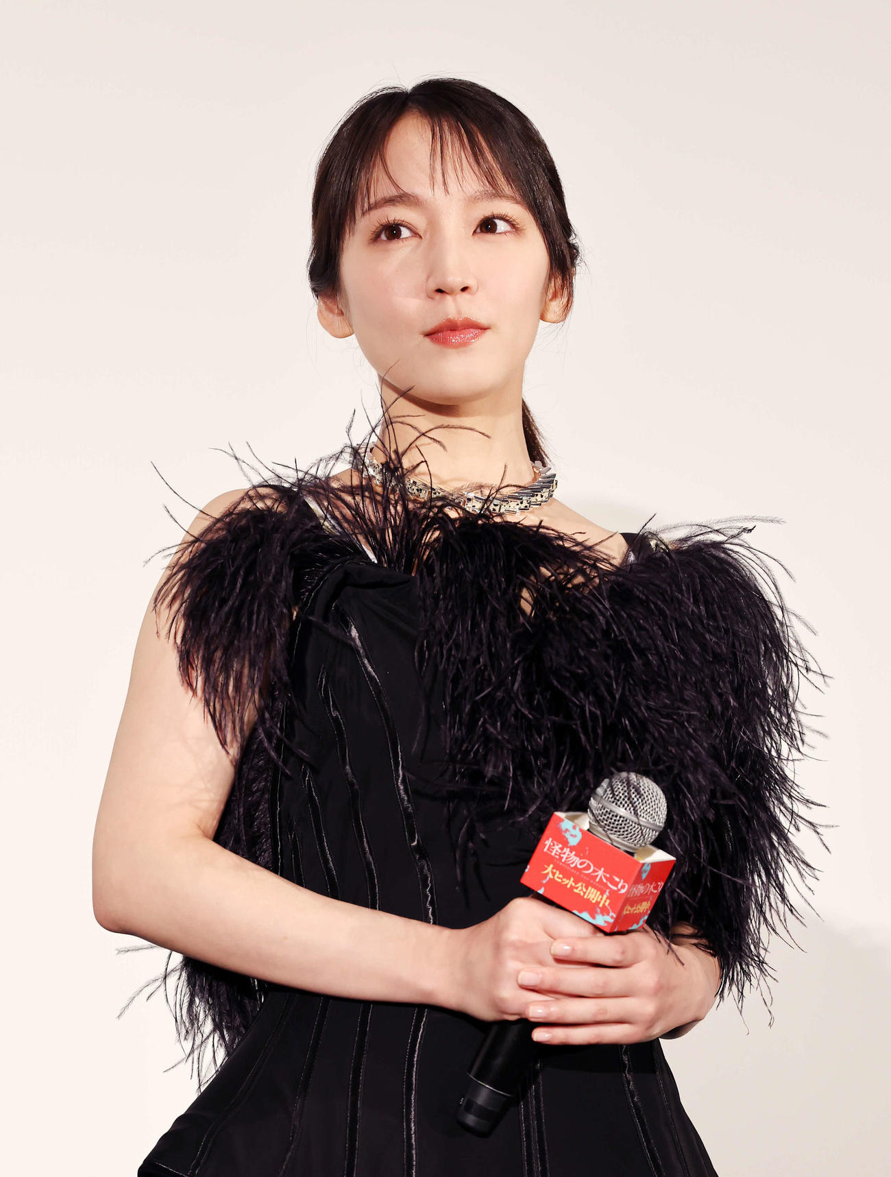 「怪物の木こり」公開記念舞台あいさつに臨む吉岡里帆（撮影・鈴木正人）