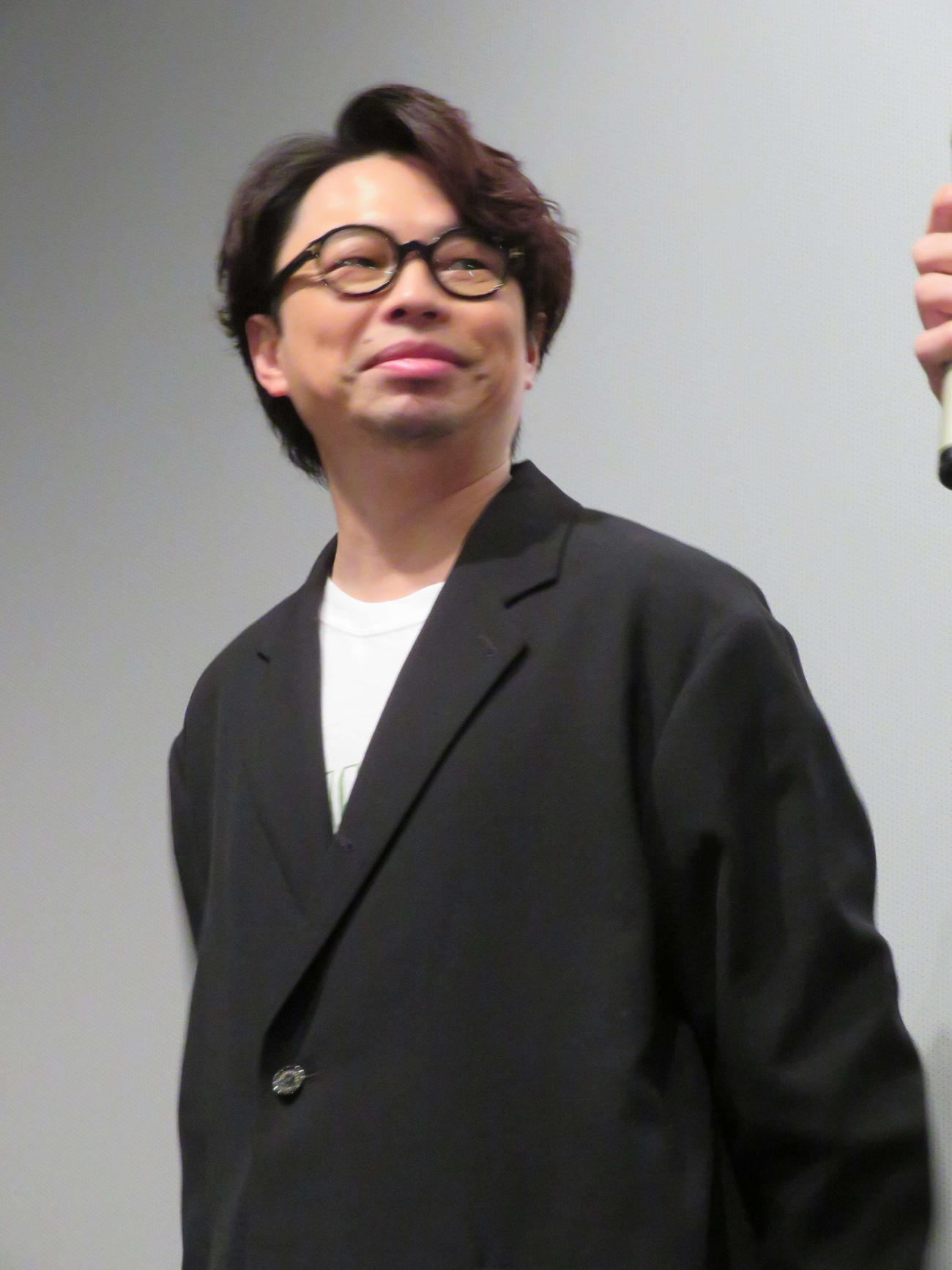 映画「女優は泣かない」公開記念舞台あいさつに登壇した浜野謙太（撮影・村上幸将）