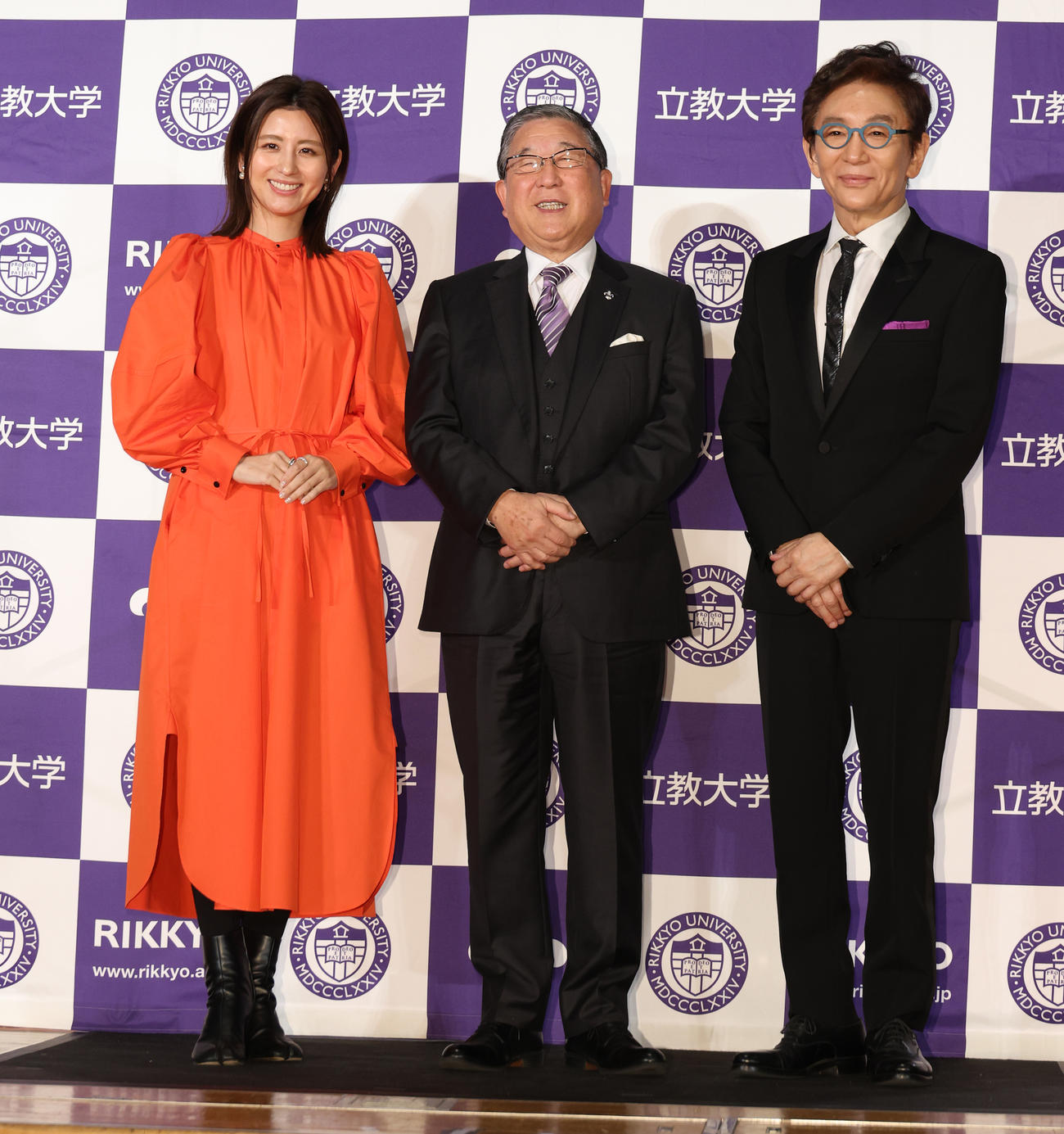 イベント後に会見を行う、左から宇賀なつみアナウンサー、徳光和夫アナウンサー、古舘伊知郎アナウンサー（撮影・中島郁夫）