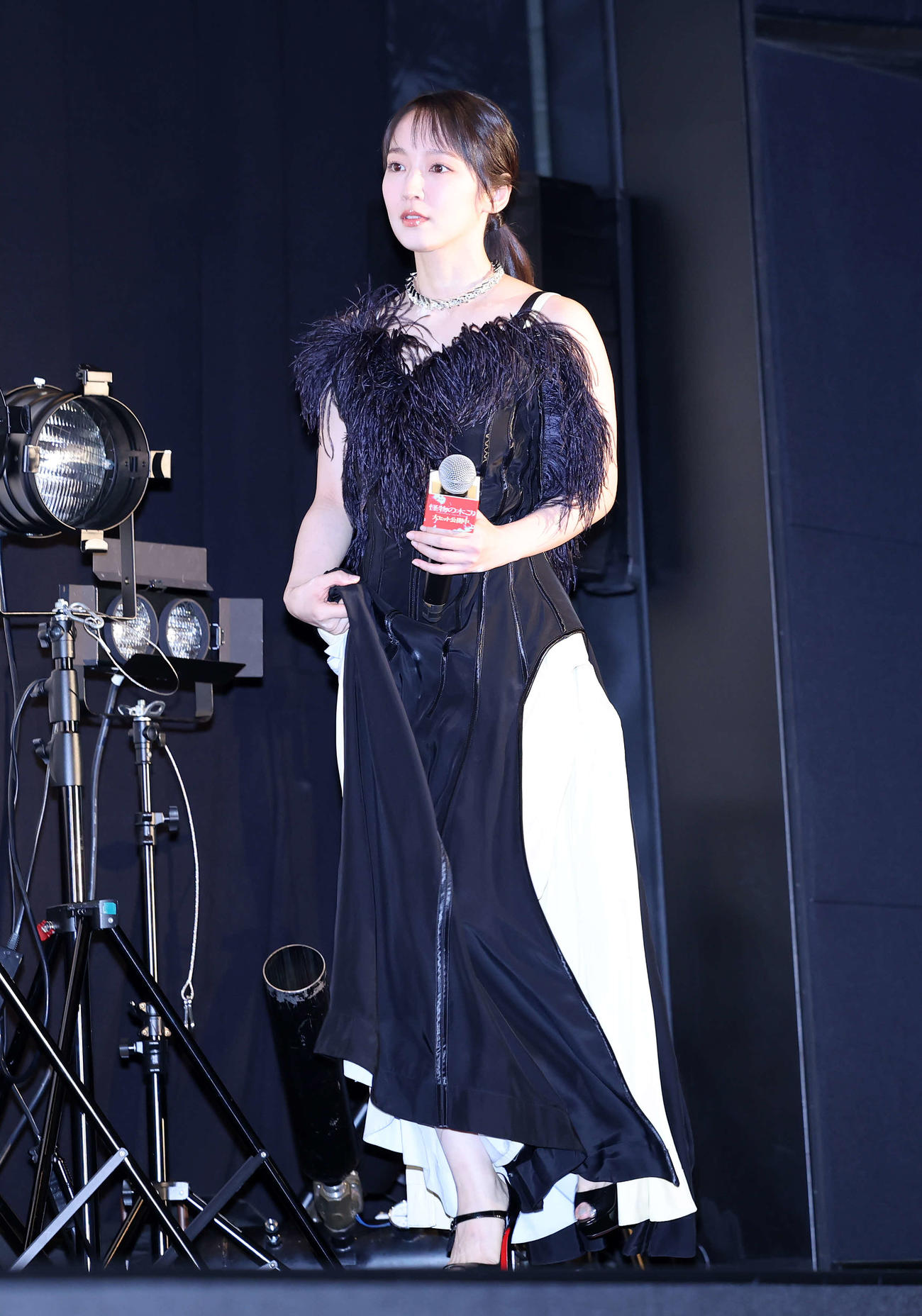登壇する吉岡里帆（撮影・鈴木正人）
