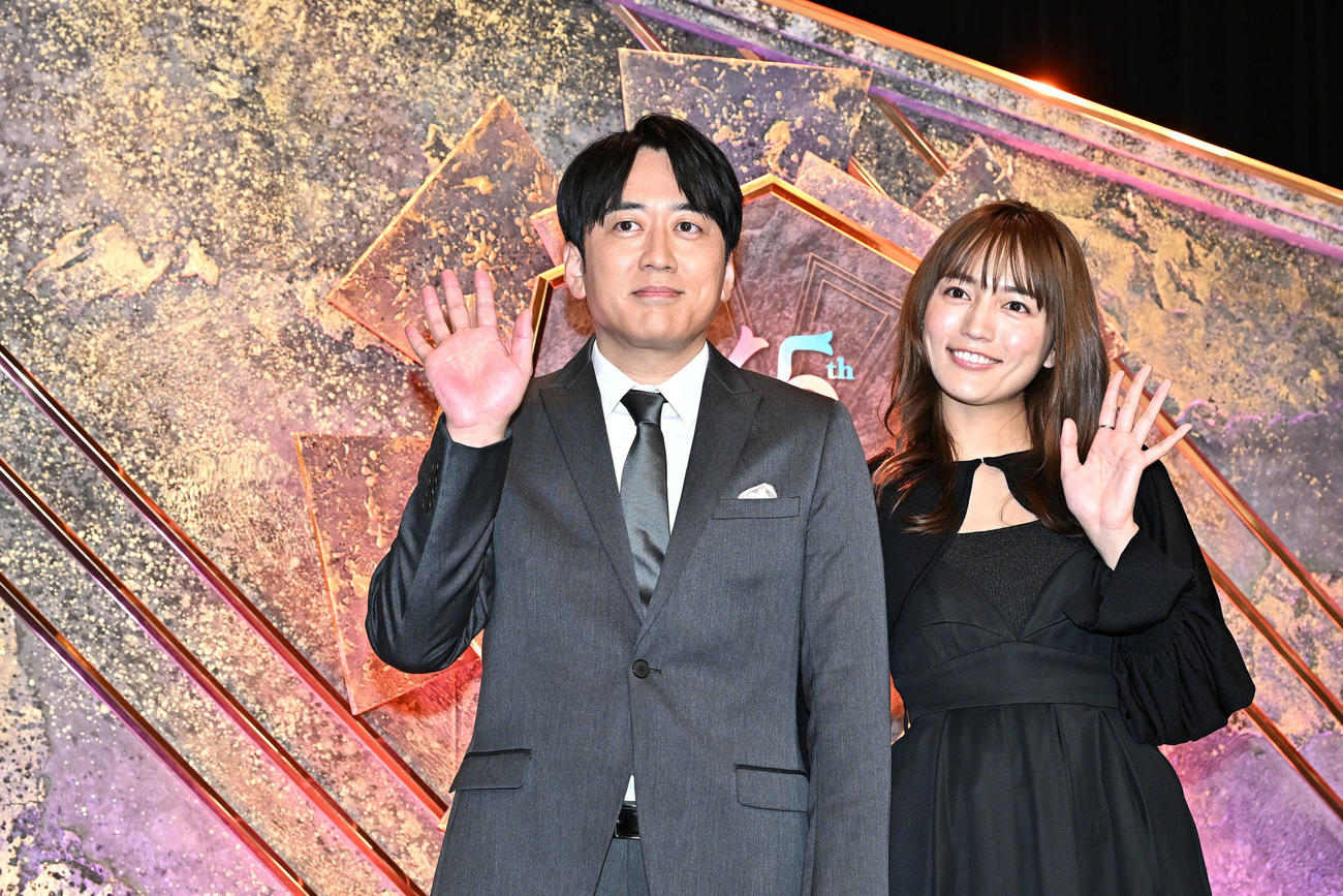 「第65回輝く！日本レコード大賞」の司会に選ばれた安住紳一郎アナウンサー（左）と川口春奈（撮影・滝沢徹郎）　