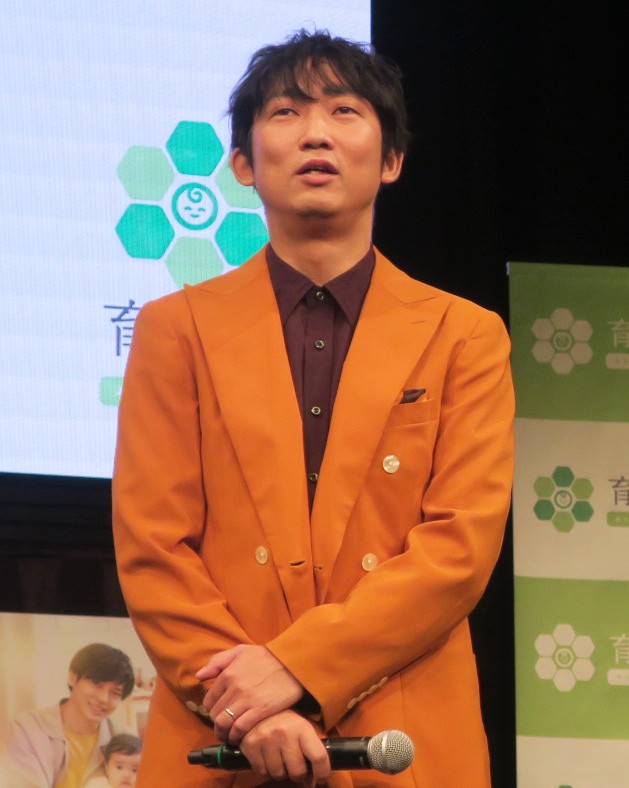 ドラマ「育業を、はじめるとき。～大事な時間の過ごし方～」試写会イベントに登場した石田明