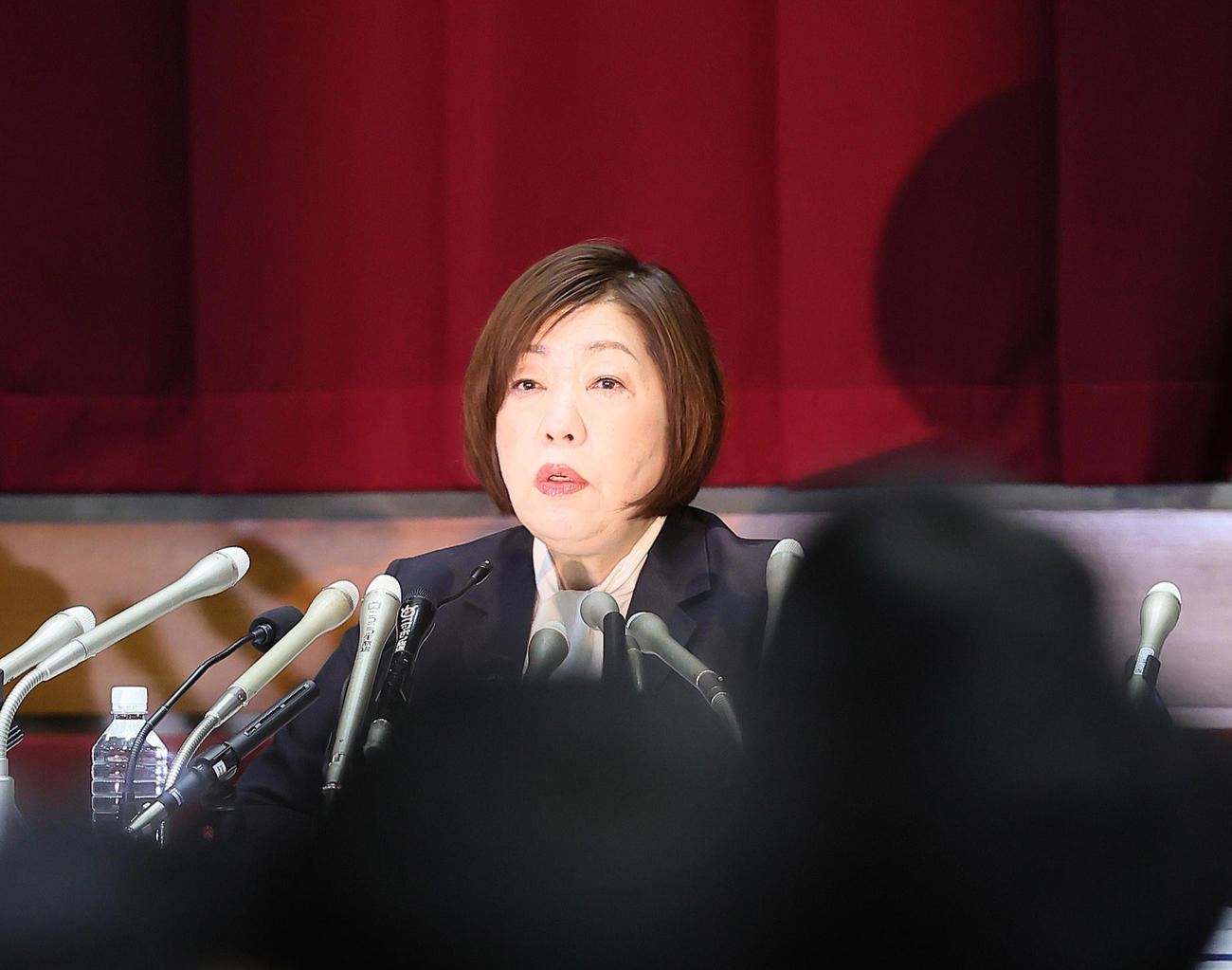 会見に臨む日大・林真理子理事長（撮影・足立雅史）