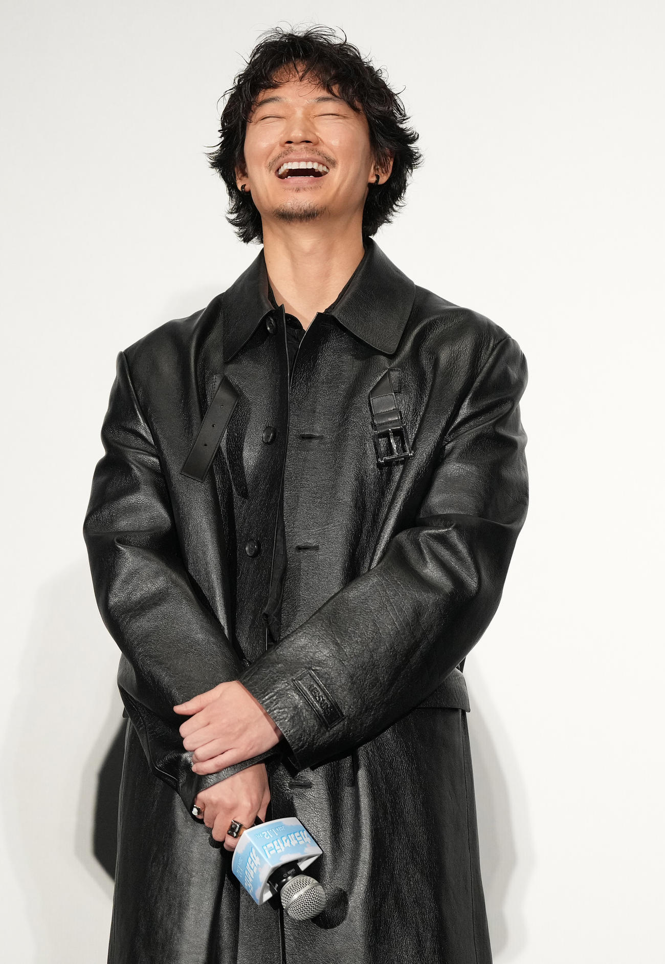 映画「カラオケ行こ！」完成披露試写会で笑顔の綾野剛（撮影・鈴木みどり）