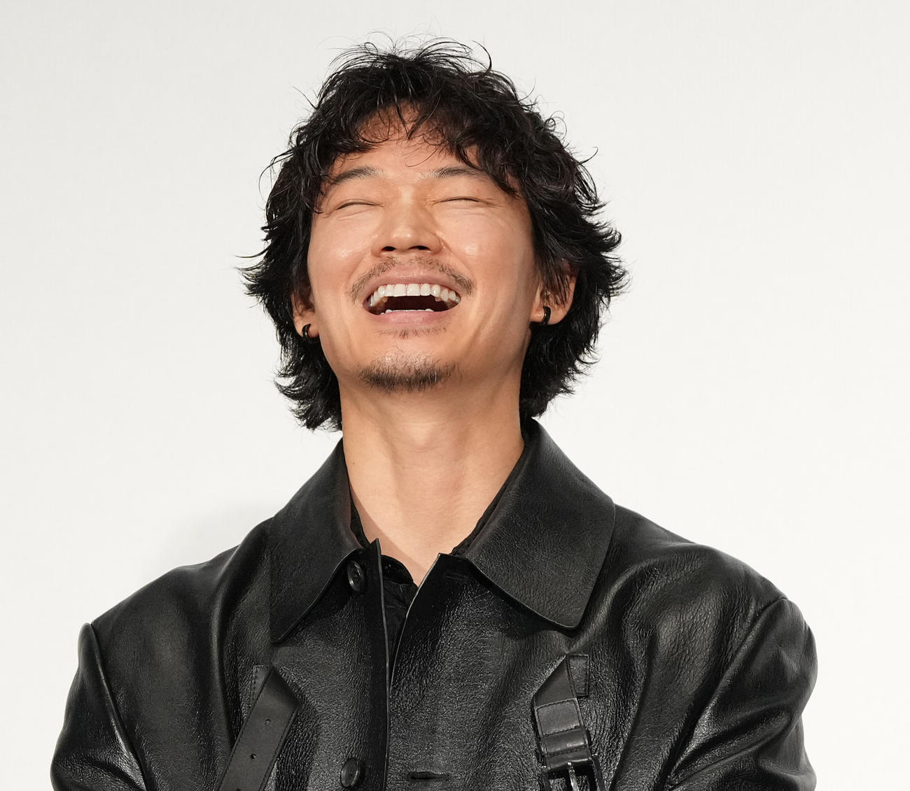 映画「カラオケ行こ！」完成披露試写会で笑顔の綾野剛（撮影・鈴木みどり）