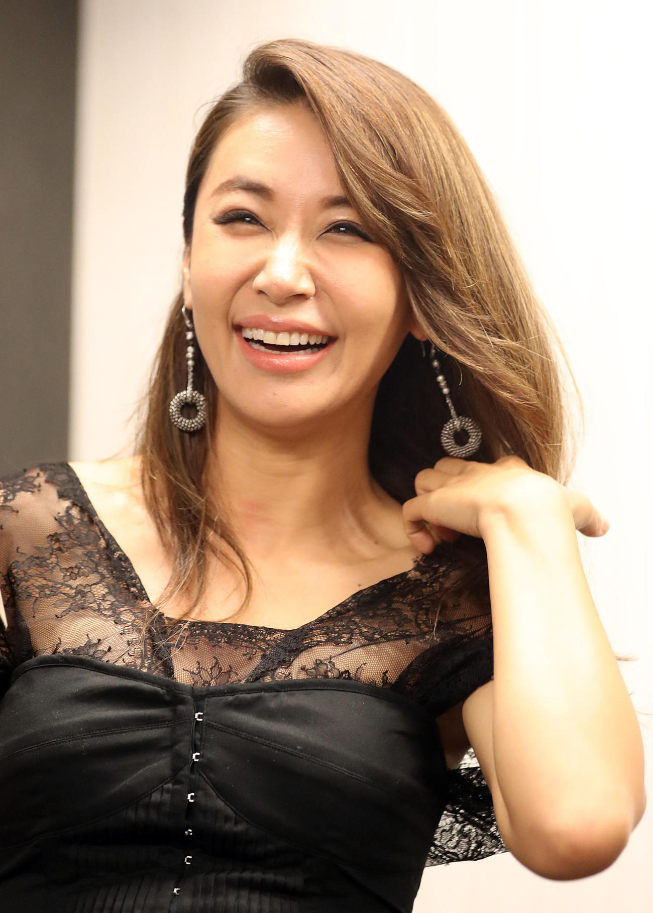 鈴木紗理奈（17年7月撮影）