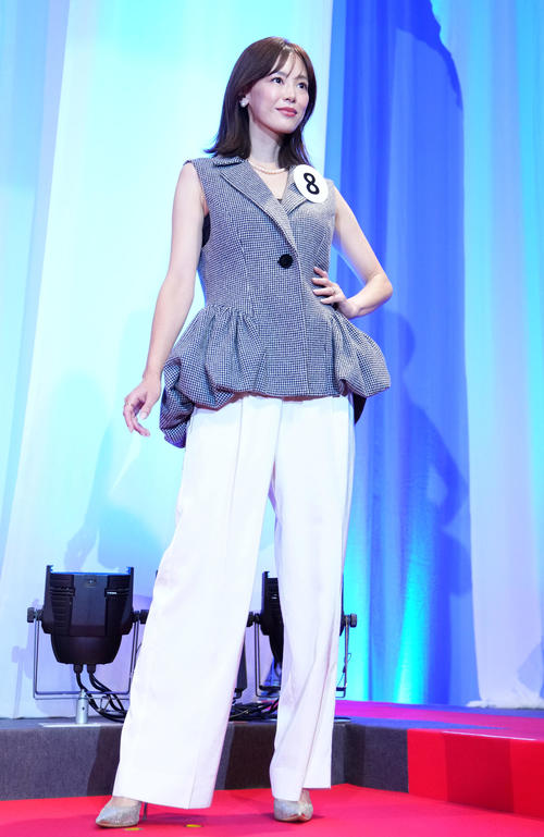 1stセレクション、私服で自己PRする畑めぐみさん（撮影・横山健太）