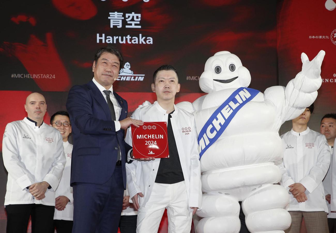 「ミシュランガイド東京2024」の掲載店に選ばれたすし店「青空」＝5日午後、東京都港区（共同）