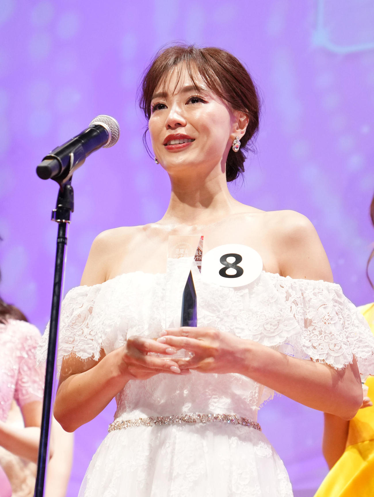 準グランプリを受賞し涙をみせる畑めぐみさん（撮影・横山健太）