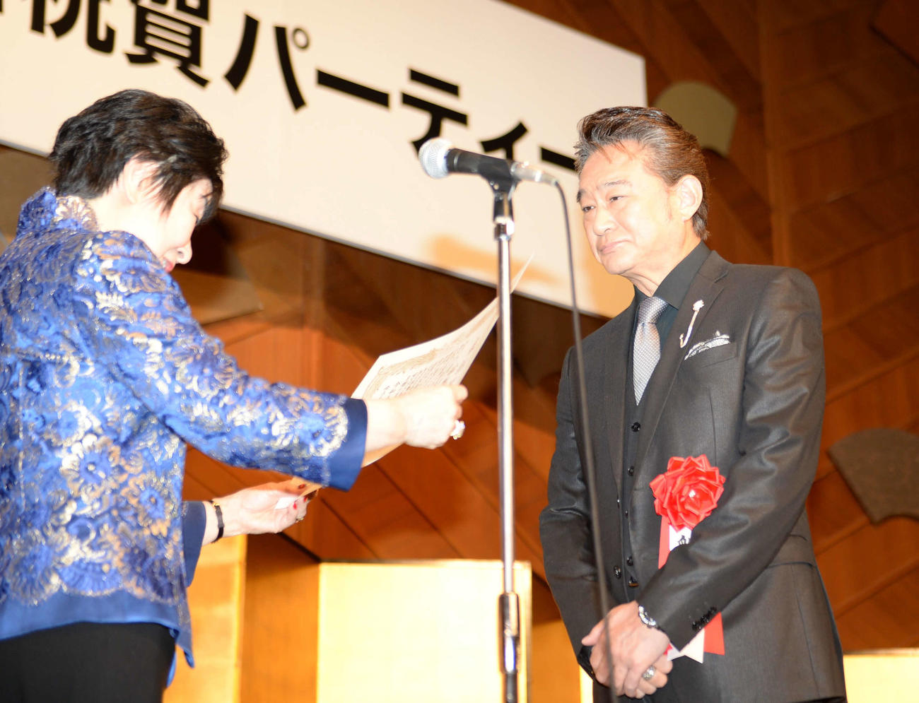 令和5年度ゆうもあ大賞を受賞した船越英一郎