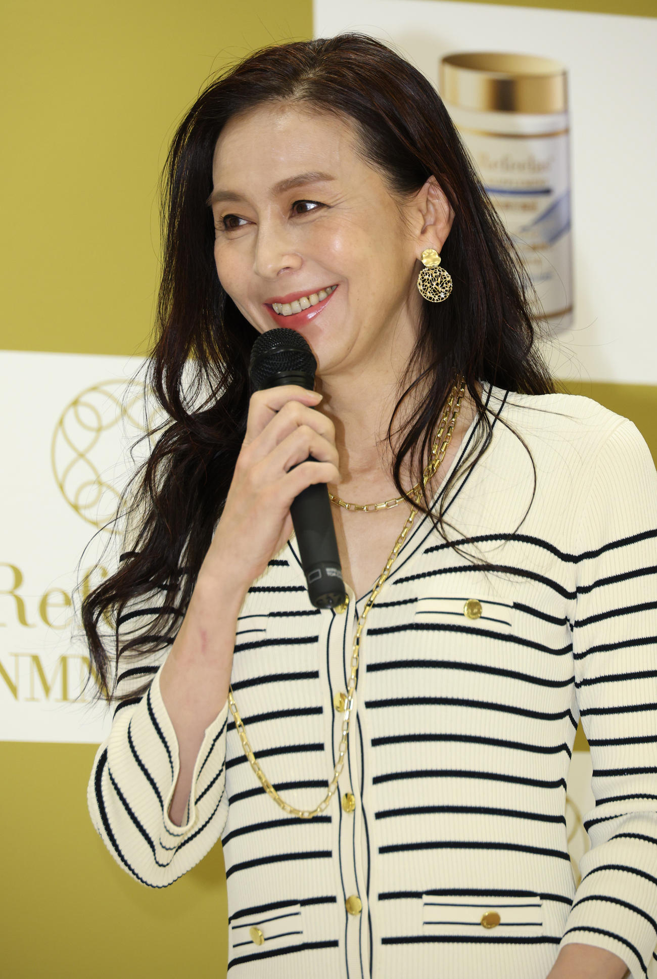 サプリメントのトークイベントに参加した杉本彩（撮影・中島郁夫）