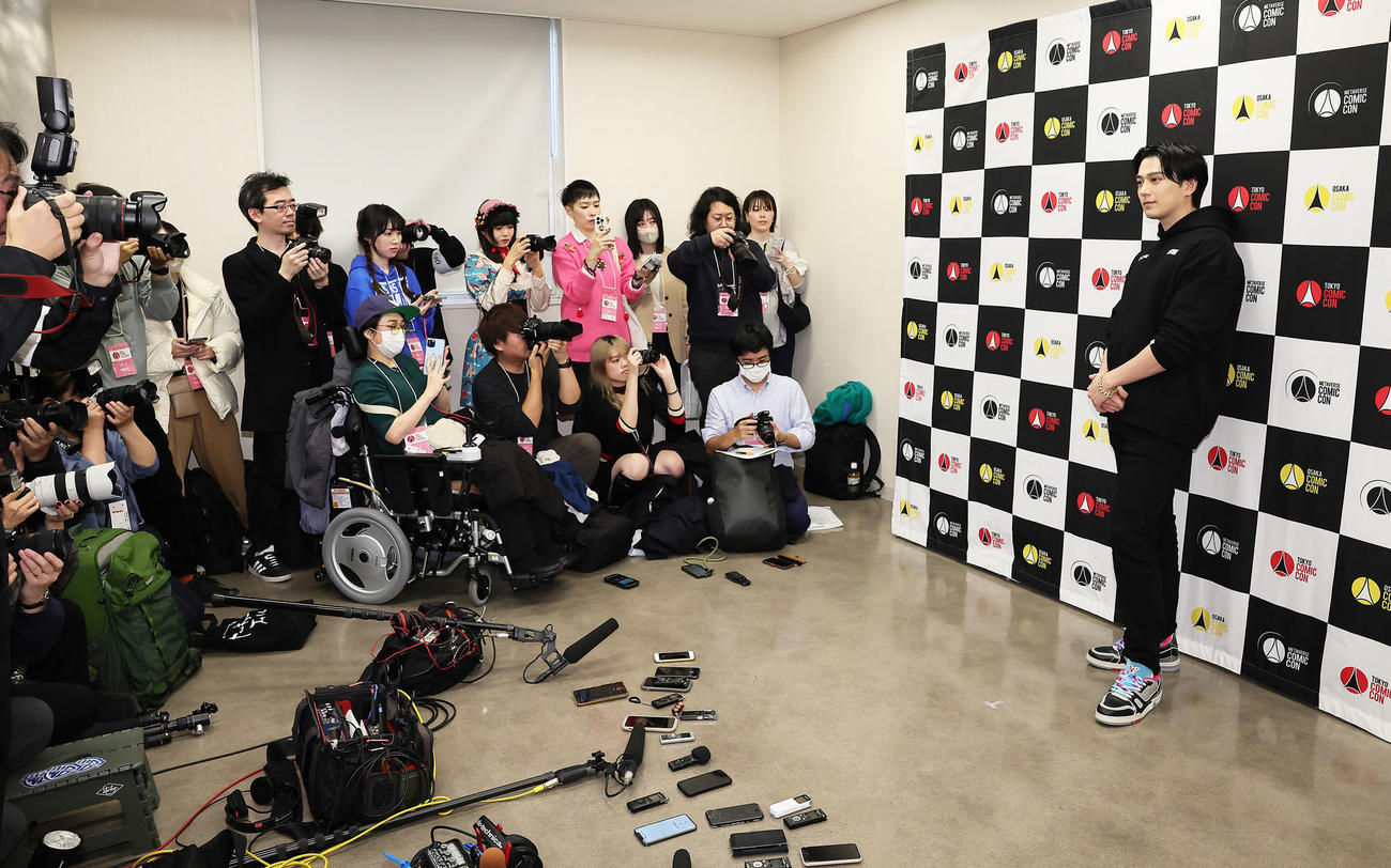 取材に応じる東京コミコン2023のアンバサダーの新田真剣佑（撮影・足立雅史）