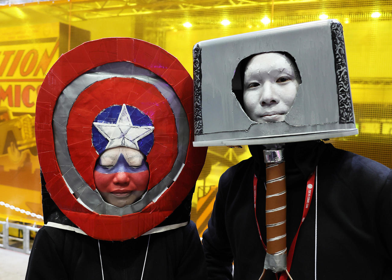 東京コミコン2023の会場でコスプレを楽しむ来場者（撮影・足立雅史）
