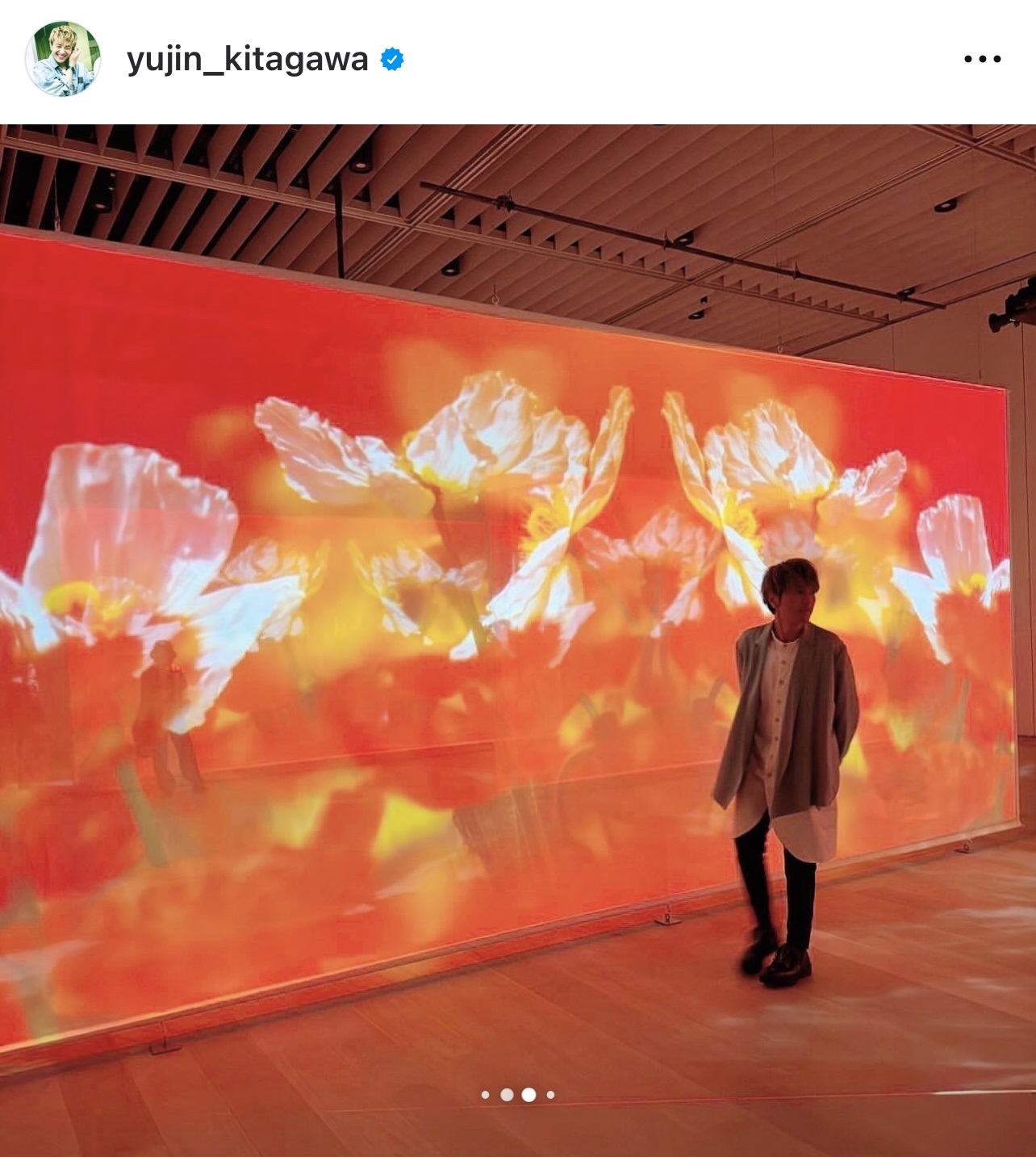 蜷川実花展を訪れた北川悠仁（北川悠仁のインスタグラムから）