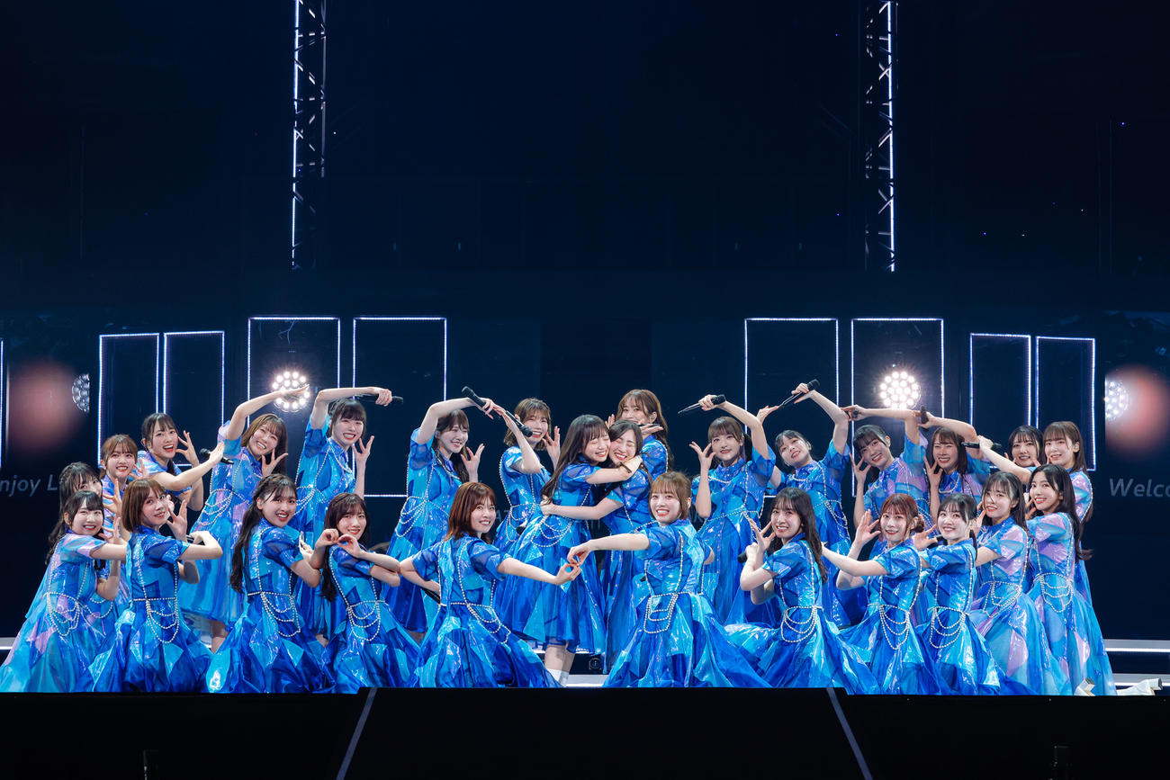 全国ツアーファイナルのKアリーナ横浜公演でパフォーマンスする日向坂46