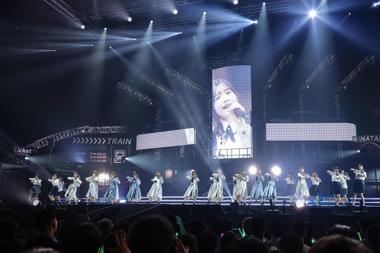 全国ツアー千秋楽公演を開催した日向坂46