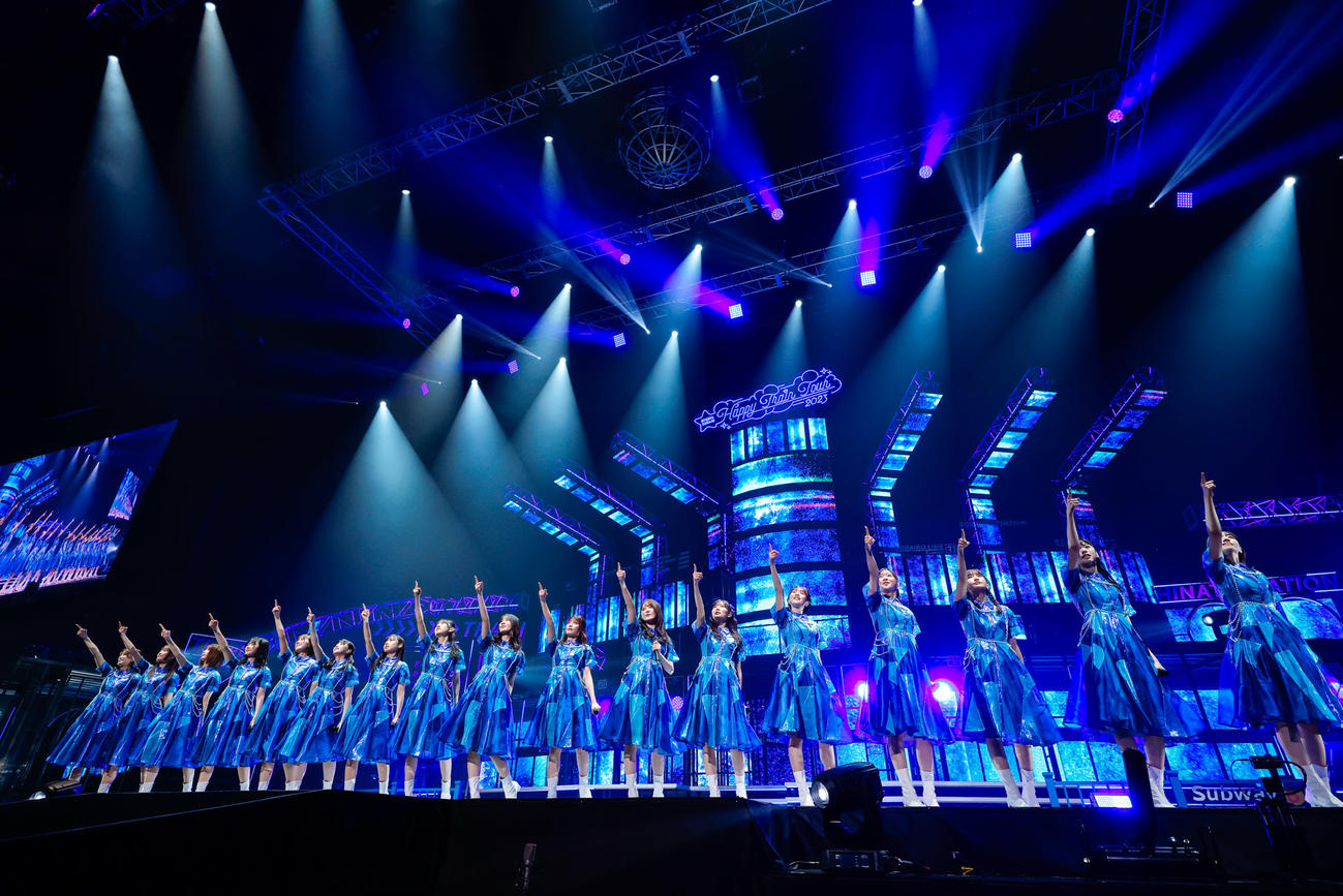 全国ツアーファイナルのKアリーナ横浜公演でパフォーマンスする日向坂46