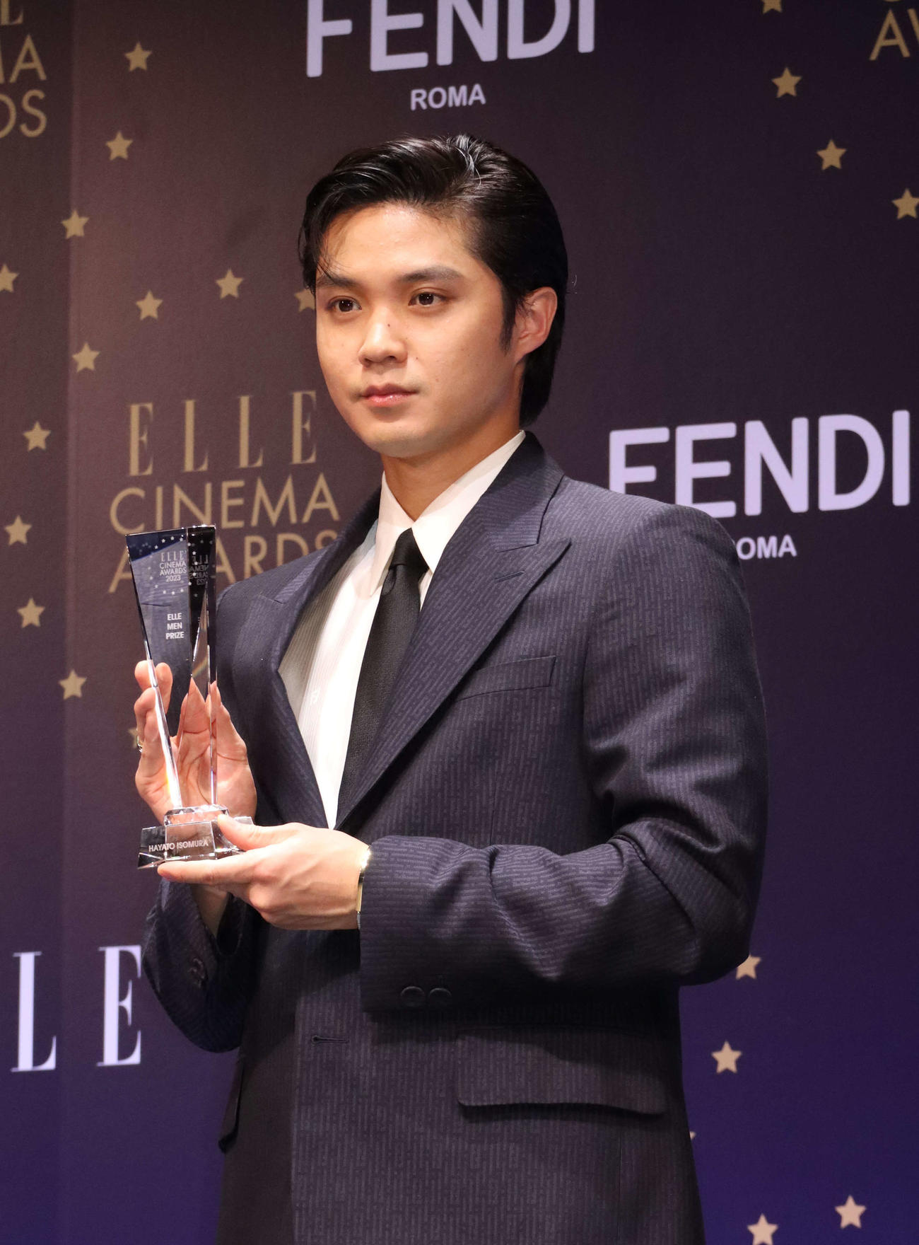 「ELLE CINEMA AWARDS2023」でエル　メン賞を受賞した磯村勇斗