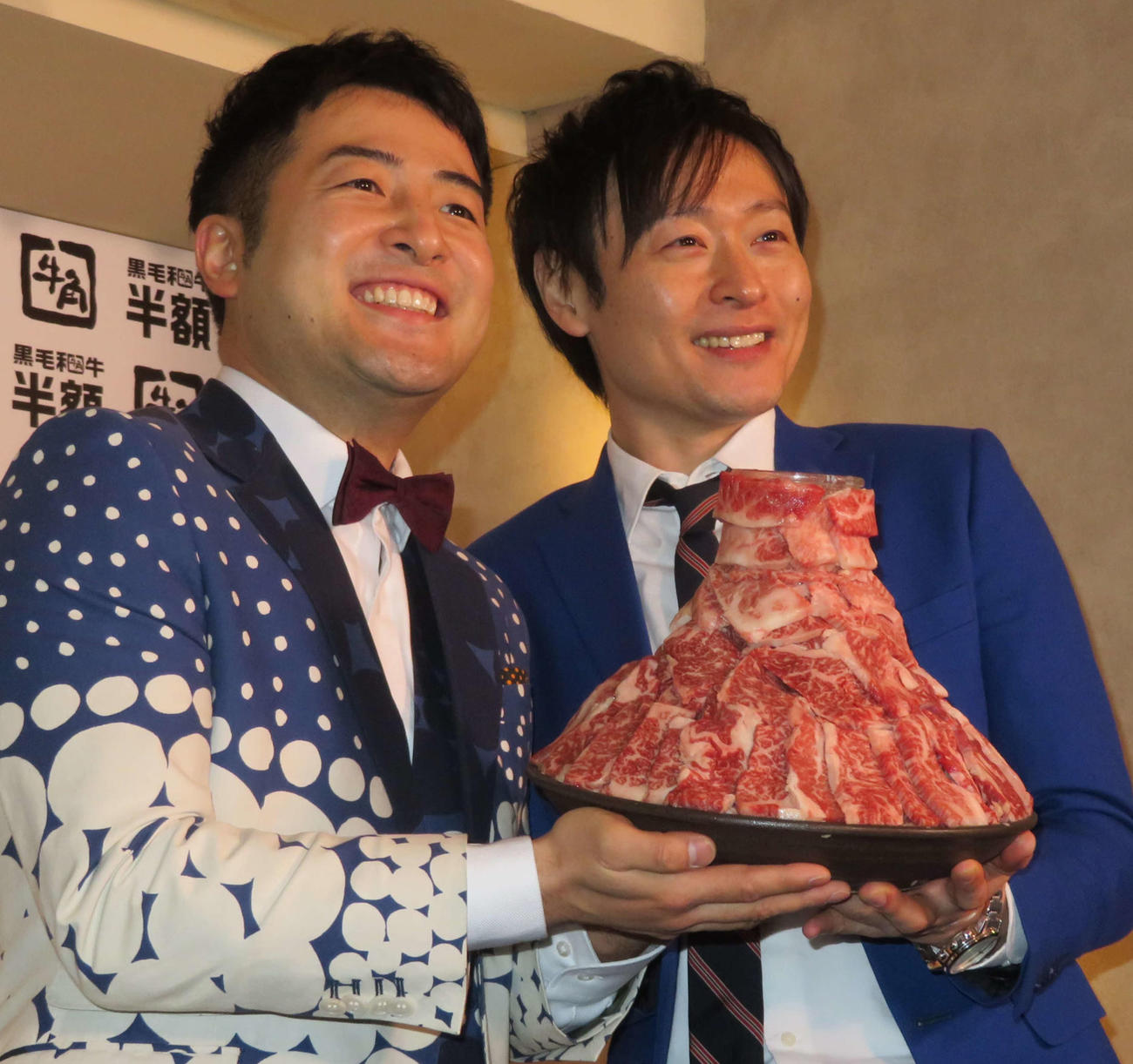 和牛の水田信二（左）と川西賢志郎（18年1月撮影）