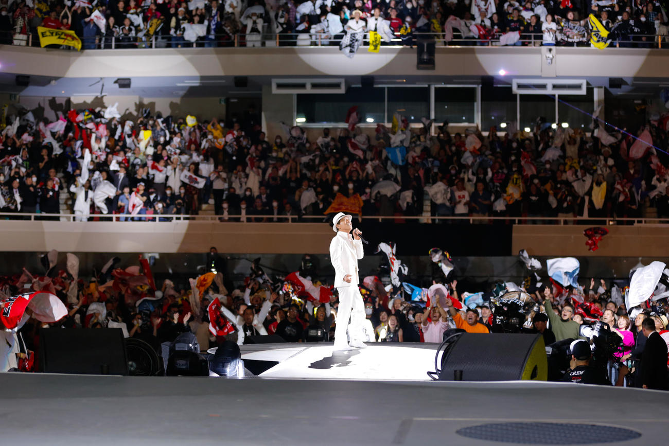 150回目の日本武道館公演で熱唱する矢沢永吉(C)HIRO KIMURA