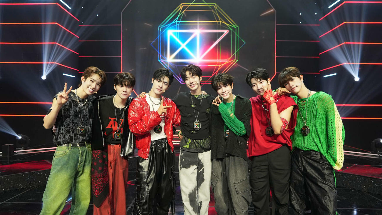 「Nizi Project Season2」からデビューが決まった「NEXZ」。左からYUHI、KEN、HARU、TOMOYA、YUKI、YU、SEITA