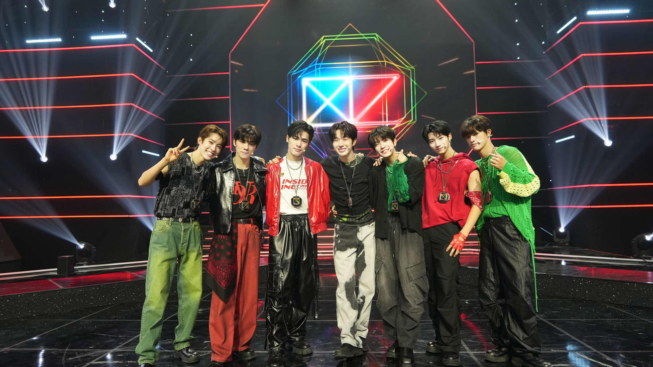 「Nizi Project Season2」からデビューが決まった「NEXZ」。左からYUHI、KEN、HARU、TOMOYA、YUKI、YU、SEITA