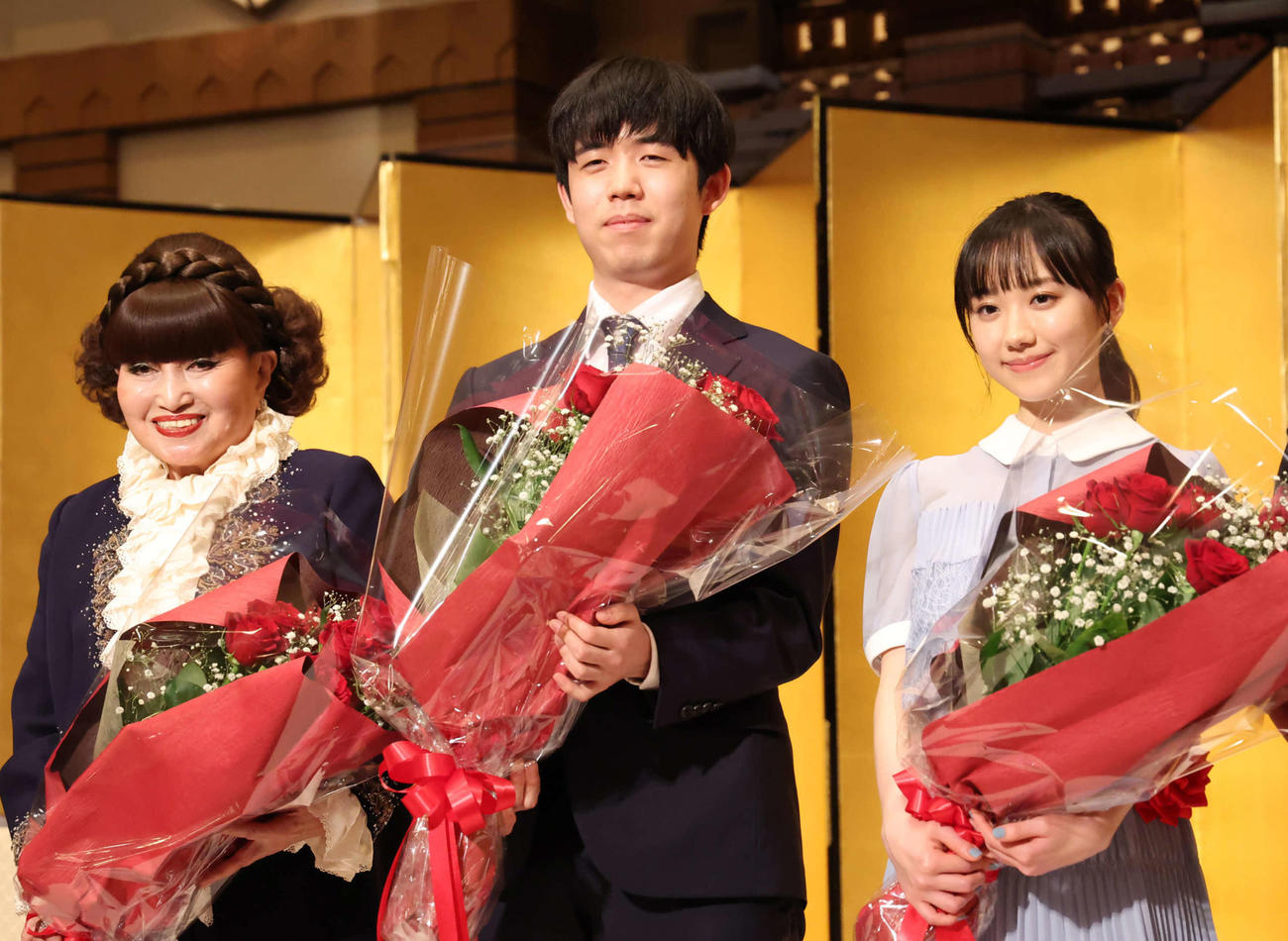 野間出版文化賞を受賞した、左から黒柳徹子、藤井聡太八冠、芦田愛菜（撮影・丹羽敏通）