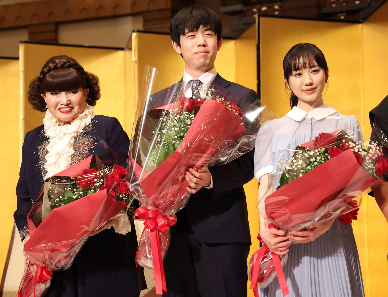 野間出版文化賞を受賞した、左から黒柳徹子、藤井聡太八冠、芦田愛菜（撮影・丹羽敏通）