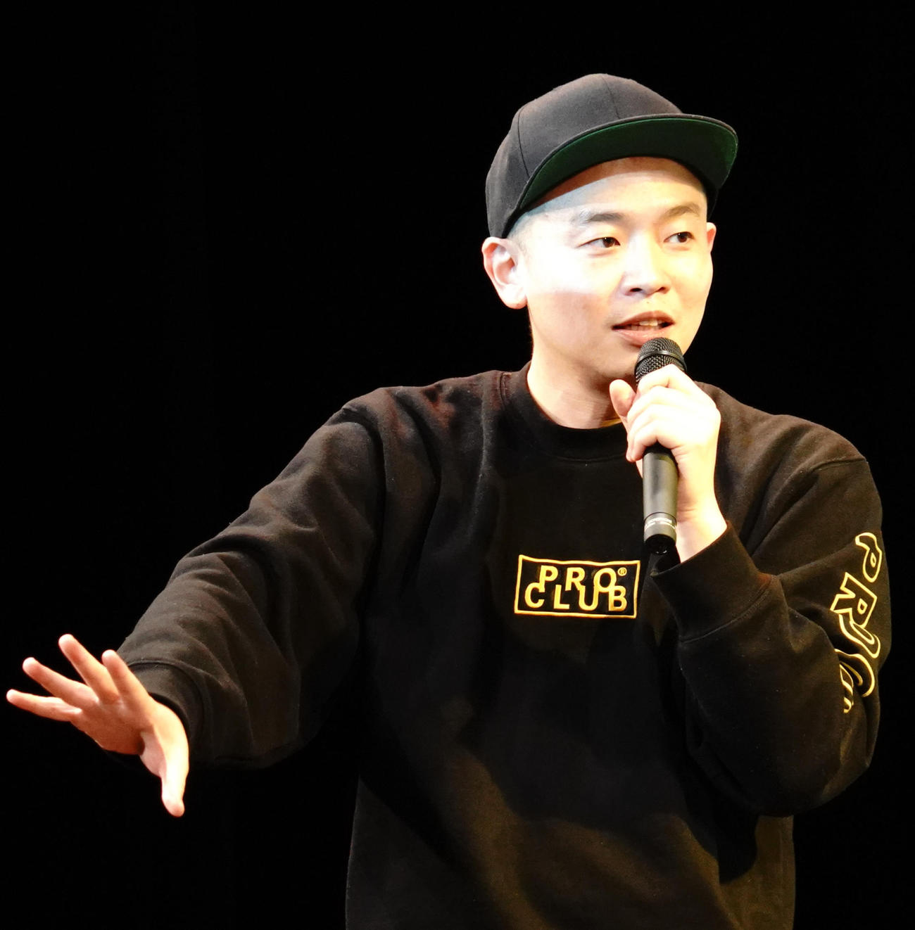 お笑いコンビ、ゾフィーの上田航平（2021年3月撮影）