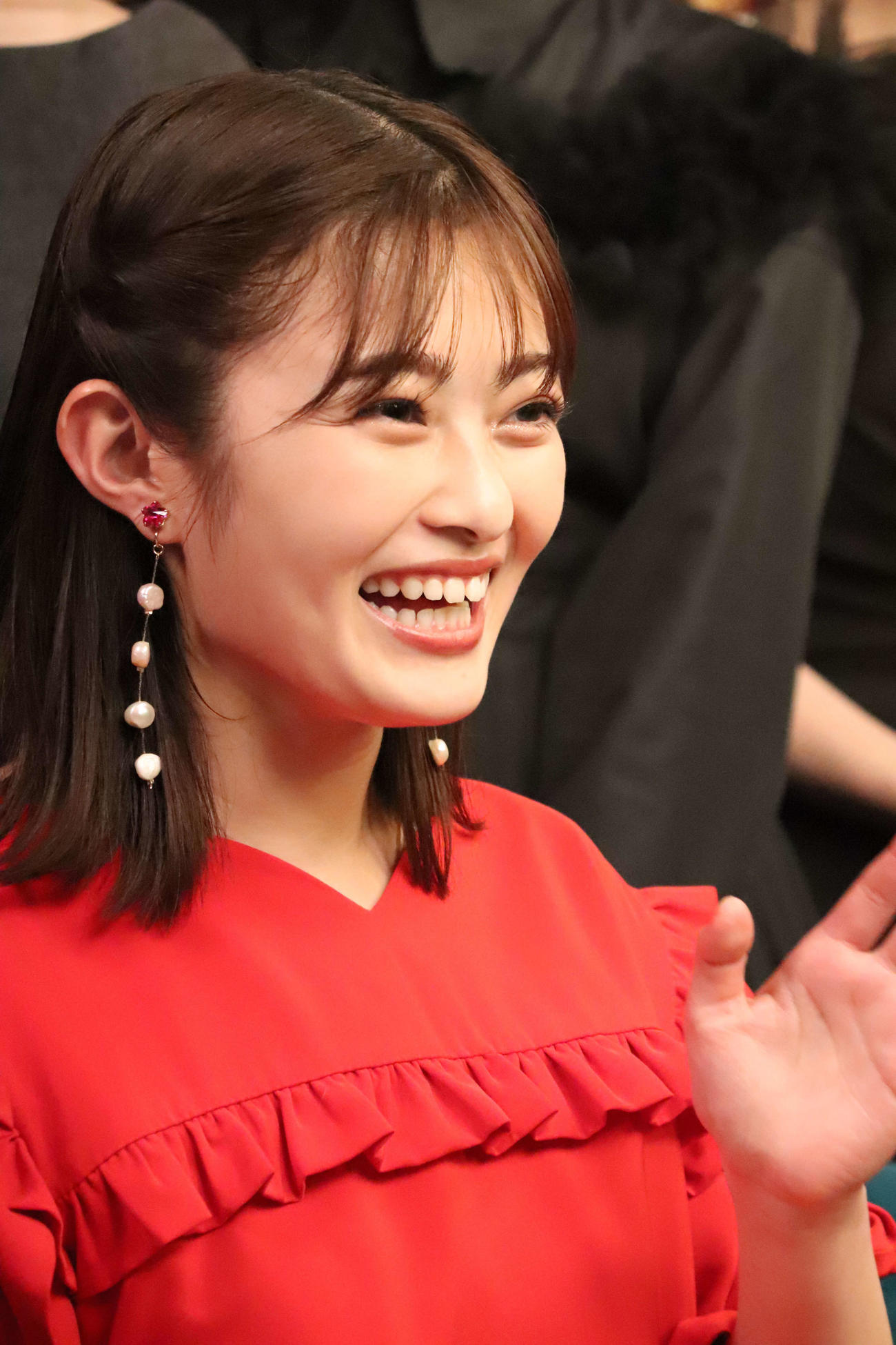 笑顔の井上咲楽（2023年12月撮影）