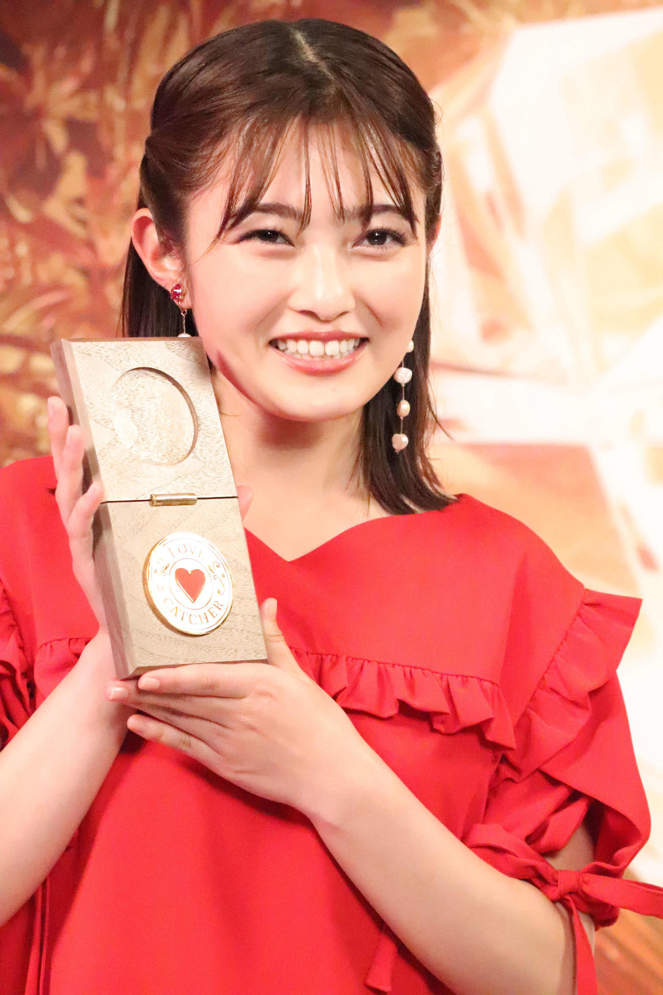 笑顔の井上咲楽（2023年12月撮影）