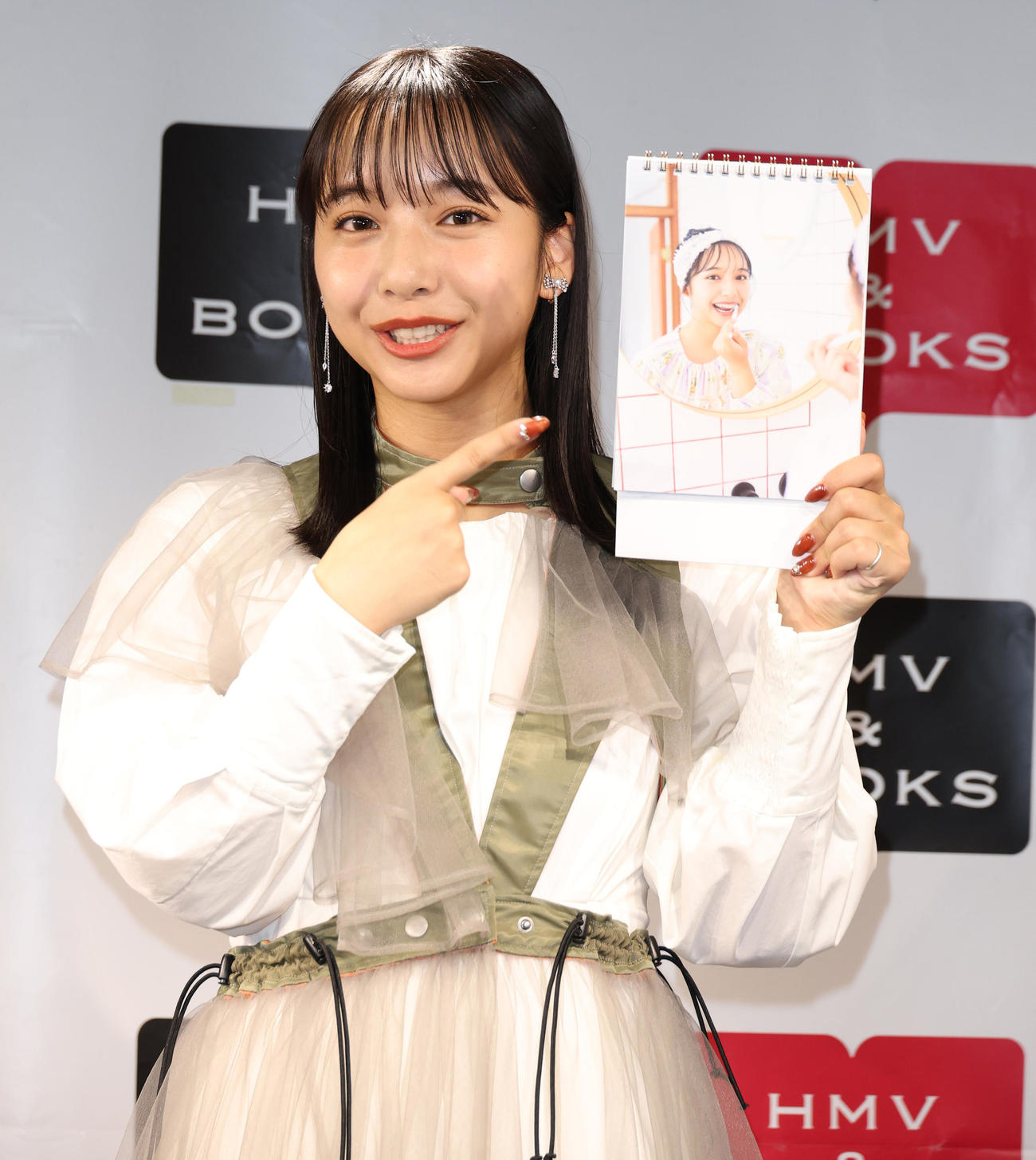 都内でカレンダー発売イベントを行った山之内すず（撮影・中島郁夫）