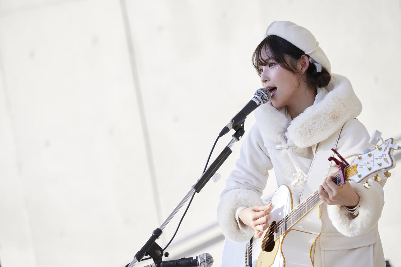 初のEP「spilt milk」発売記念フリーライブを行った矢作萌夏