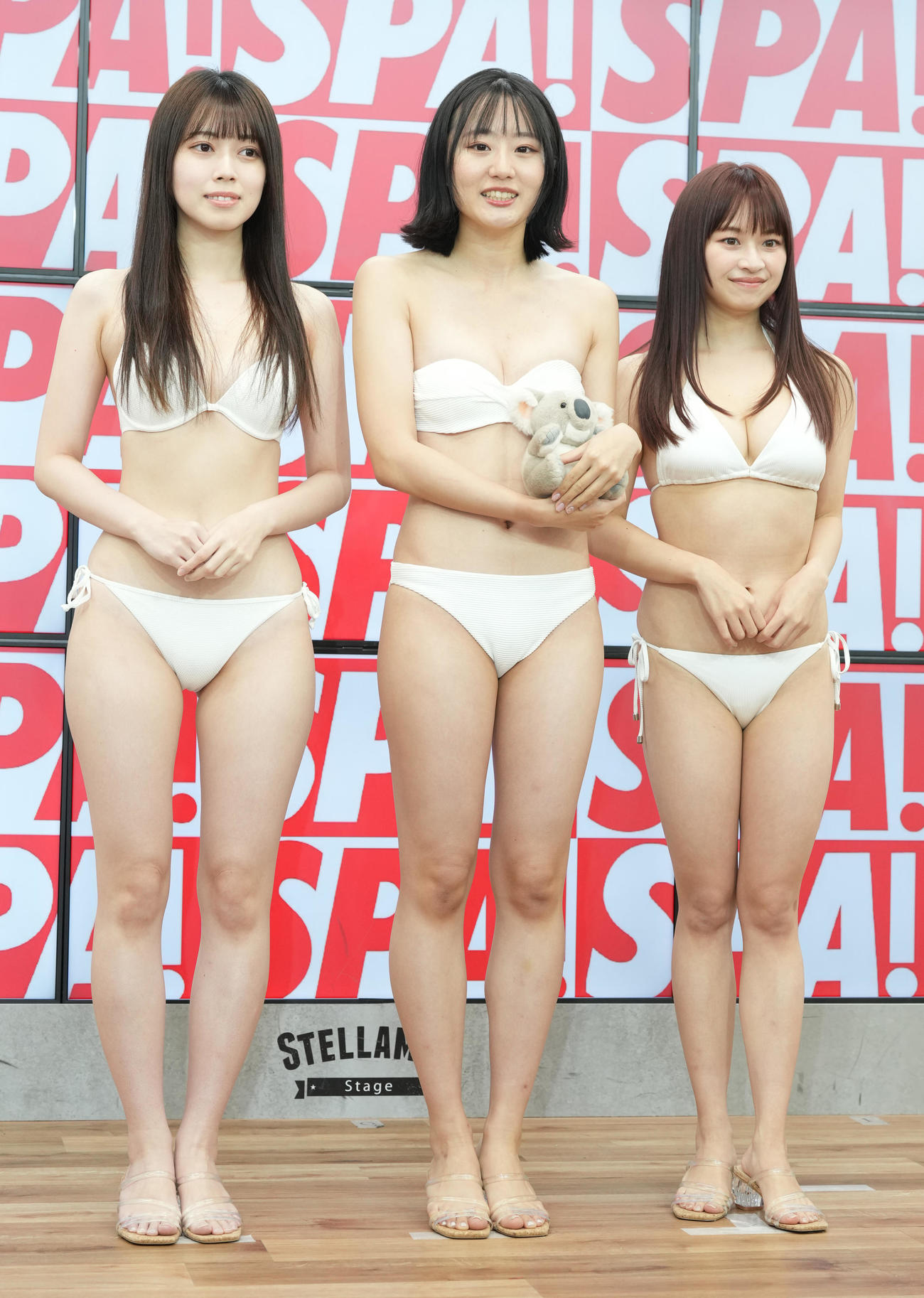 「ミスSPA！2023グランプリ」お披露目イベントに登壇した、左から萌花、心愛、戸塚咲季（撮影・鈴木みどり）