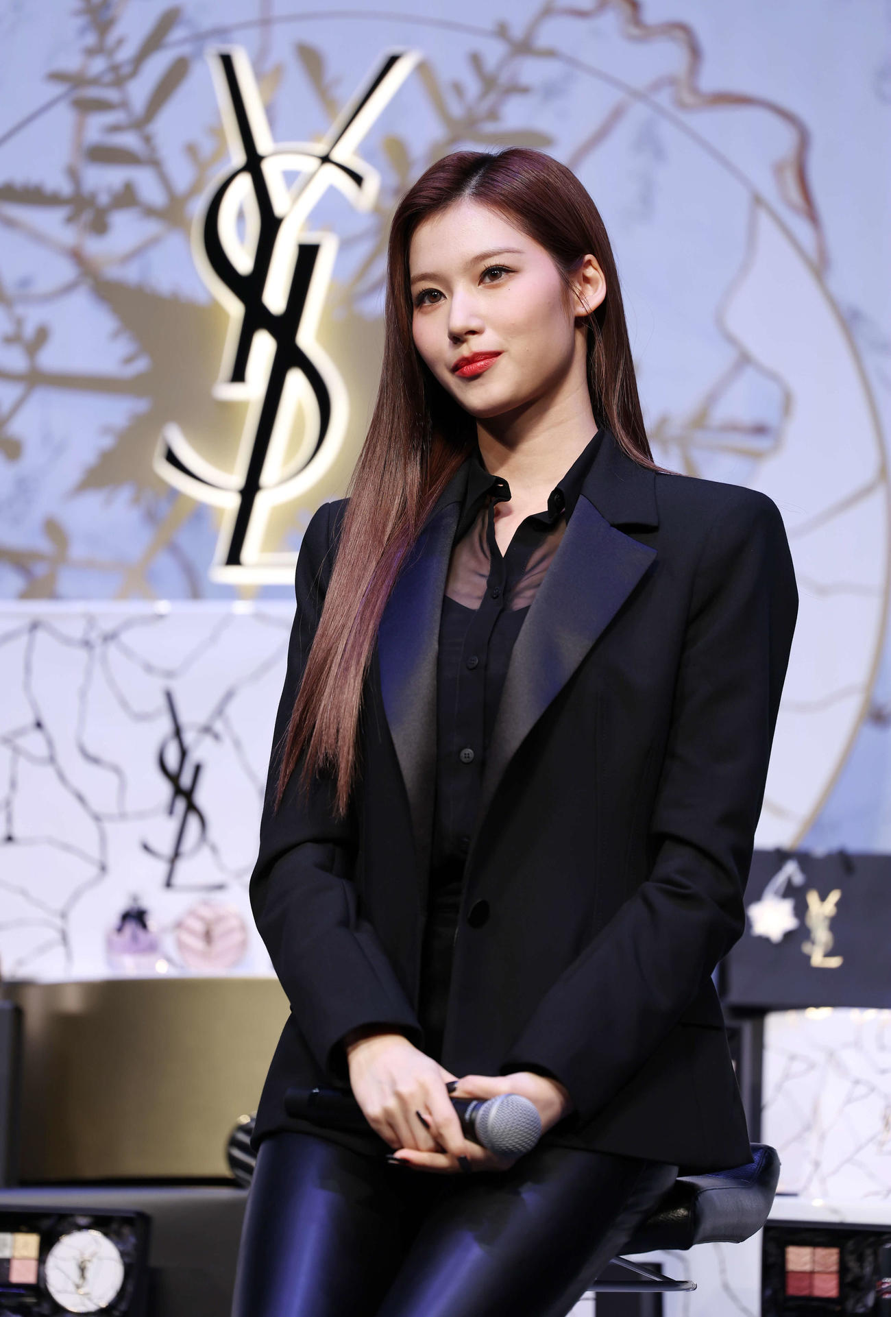 イヴ・サンローラン・ボーテジャパンアンバサダーに就任したTWICEのSANA（撮影・宮地輝）