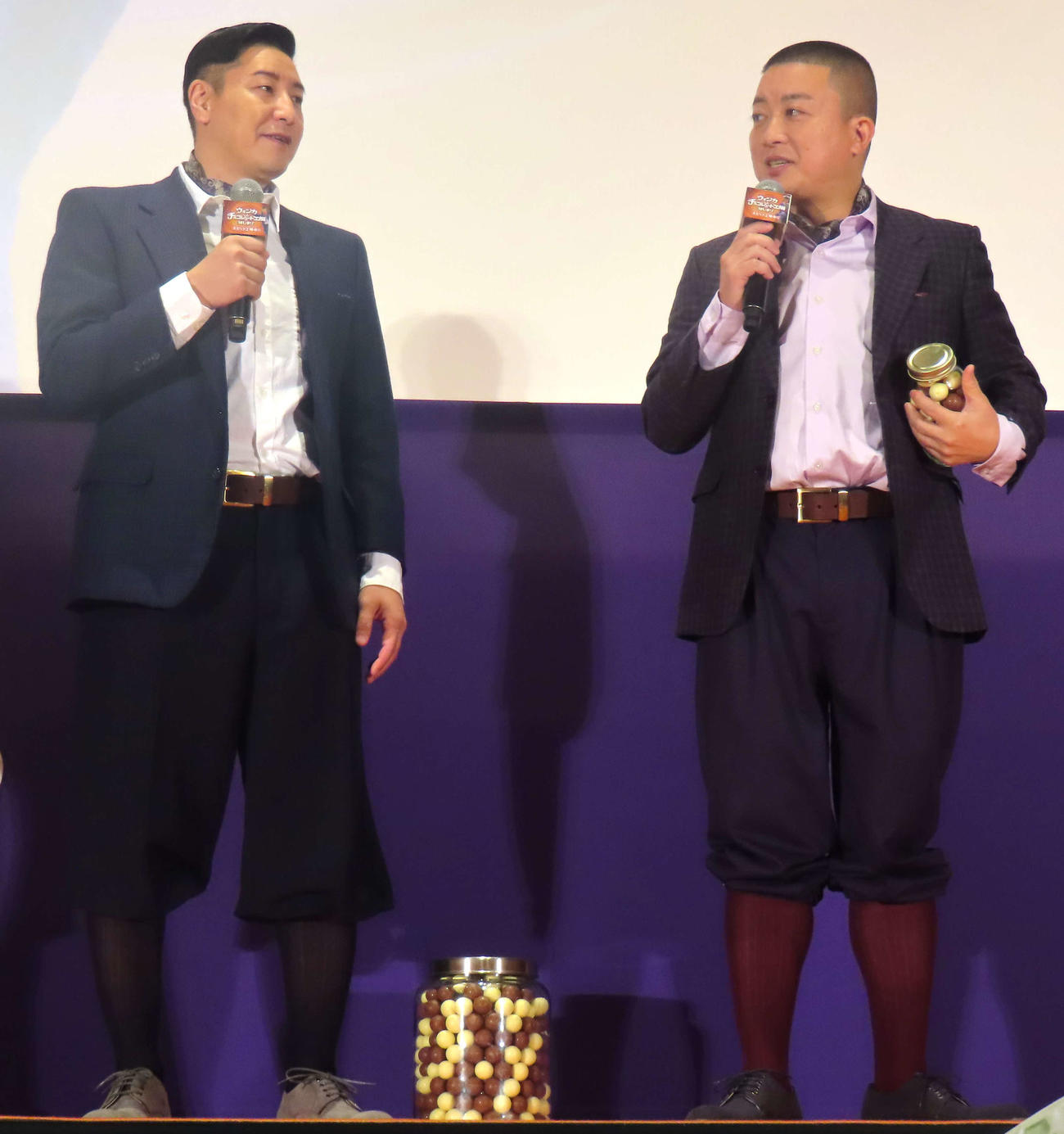 ウンパルンパに扮したチョコレートプラネット長田庄平（左）と松尾駿