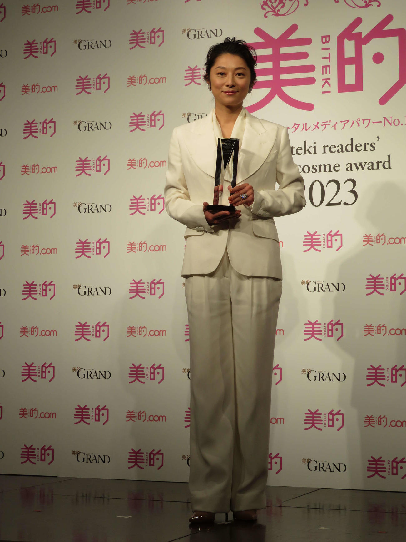 2023美的GRANDベストビューティウーマンに選ばれた小池栄子（撮影・村上幸将）