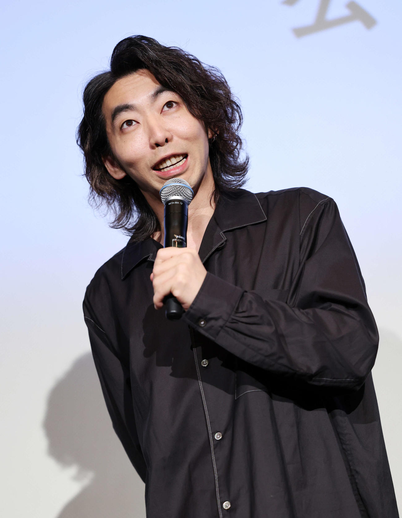 舞台あいさつに登壇した柄本時生（撮影・鈴木正人）