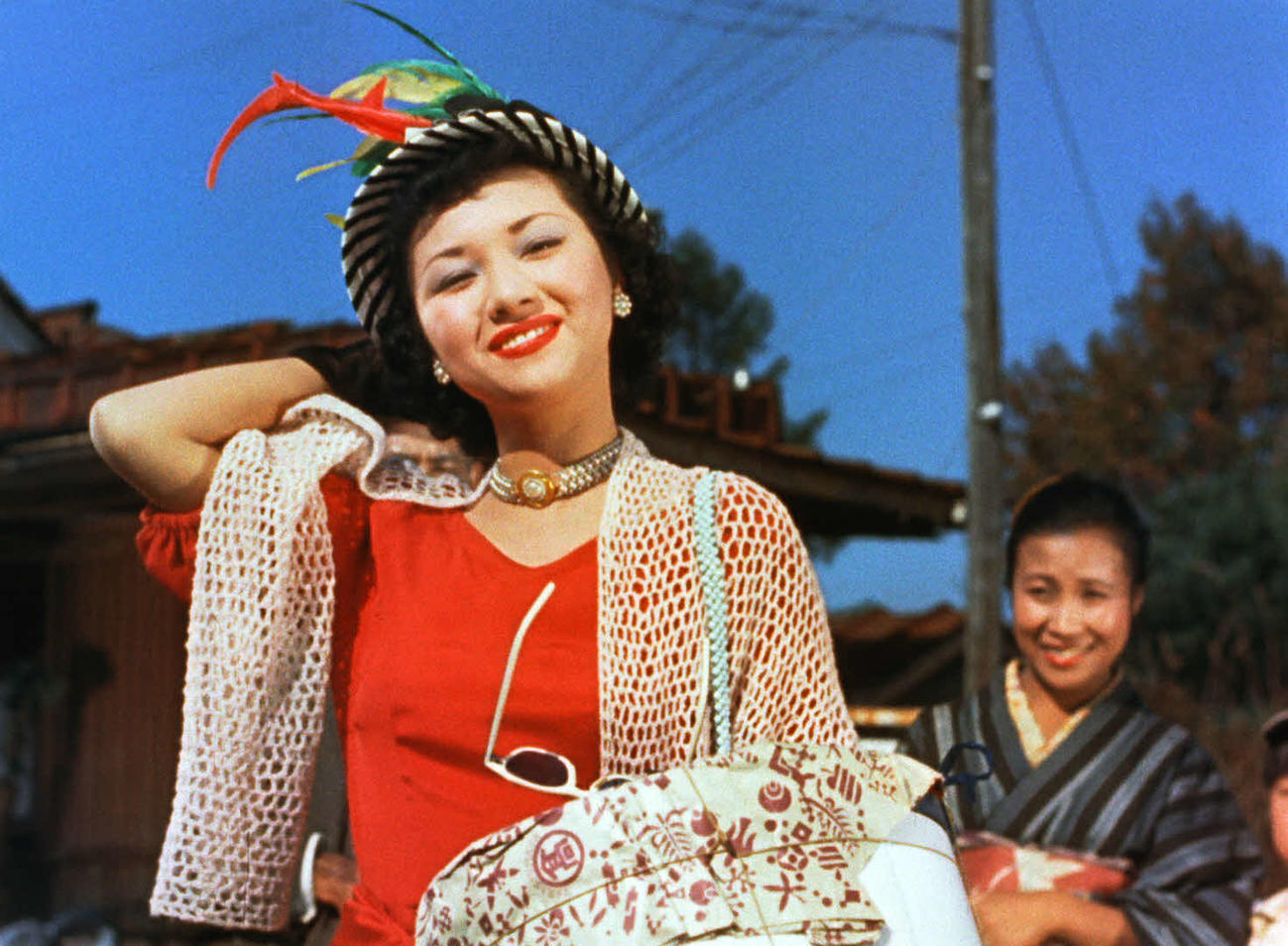 高峰秀子さん主演の映画「カルメン故郷に帰る」（51年、木下惠介監督）