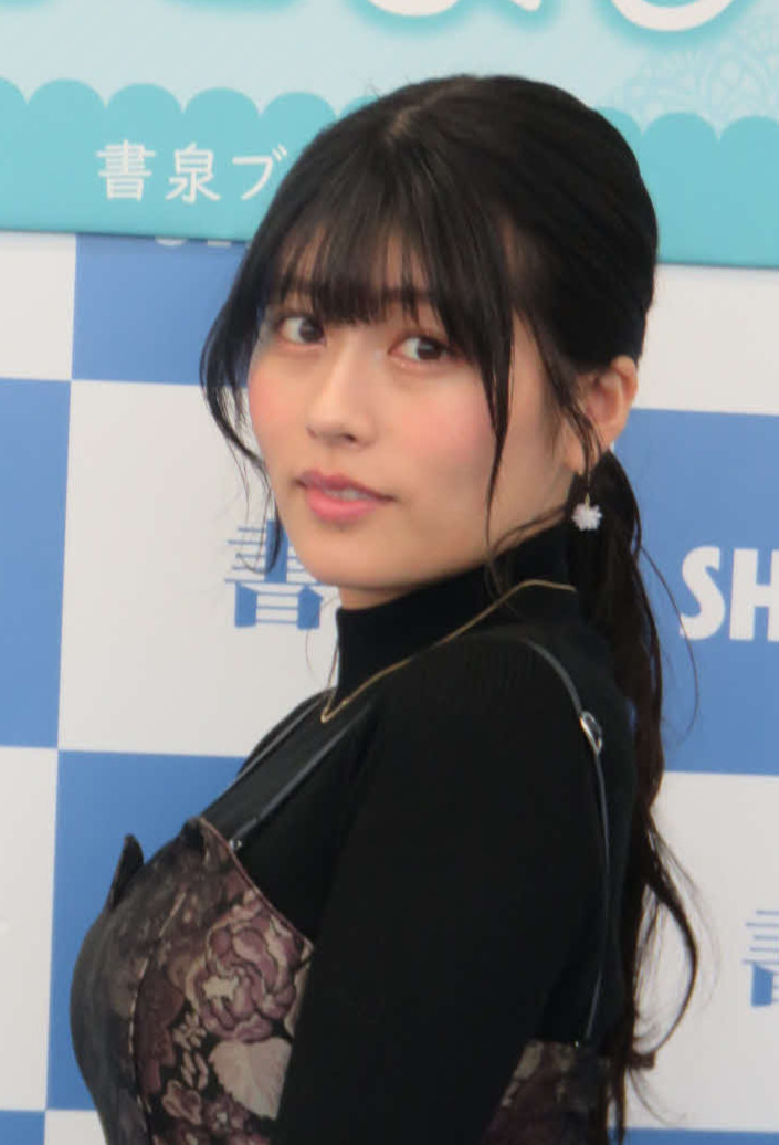 ちとせよしの（2022年12月撮影)