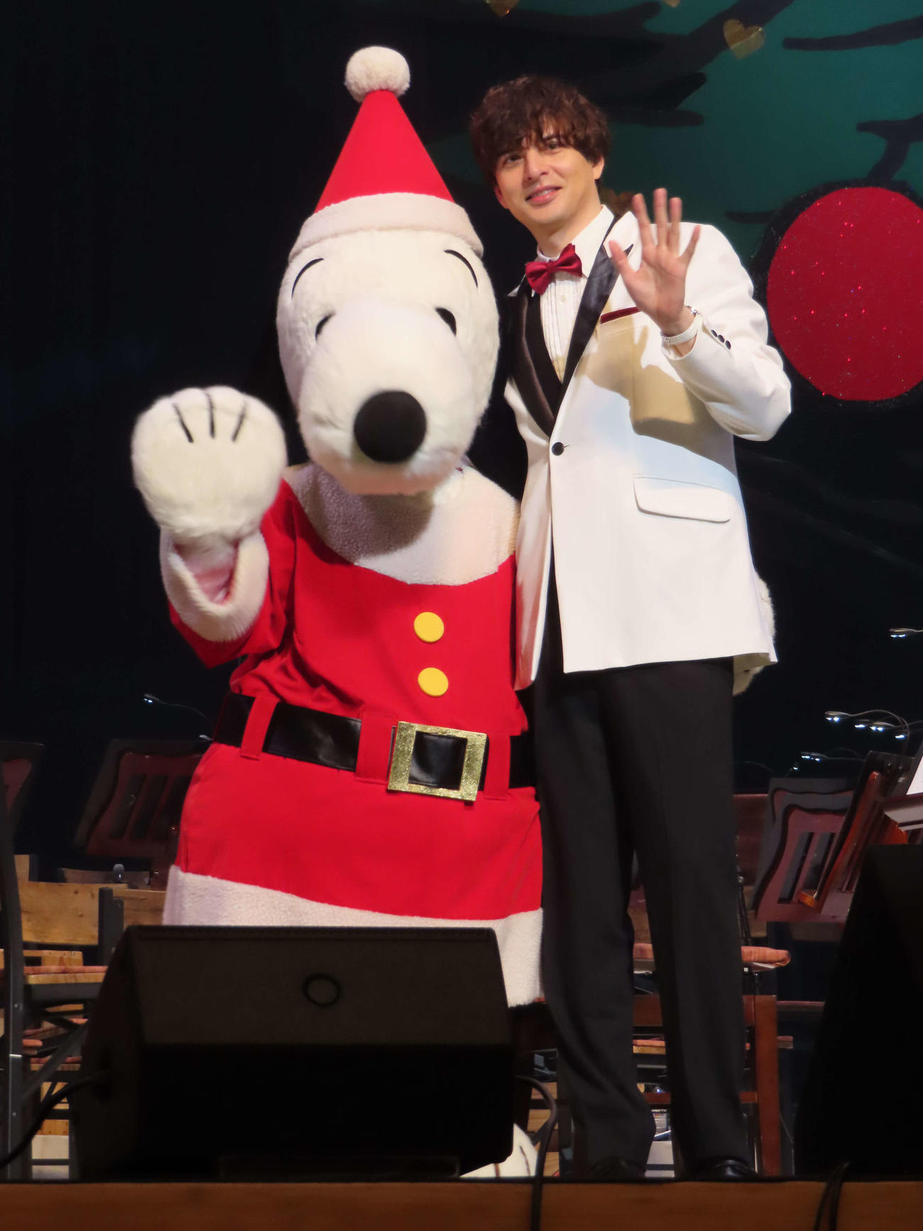 「Magical Christmas Night」に出演した城田優とスヌーピー