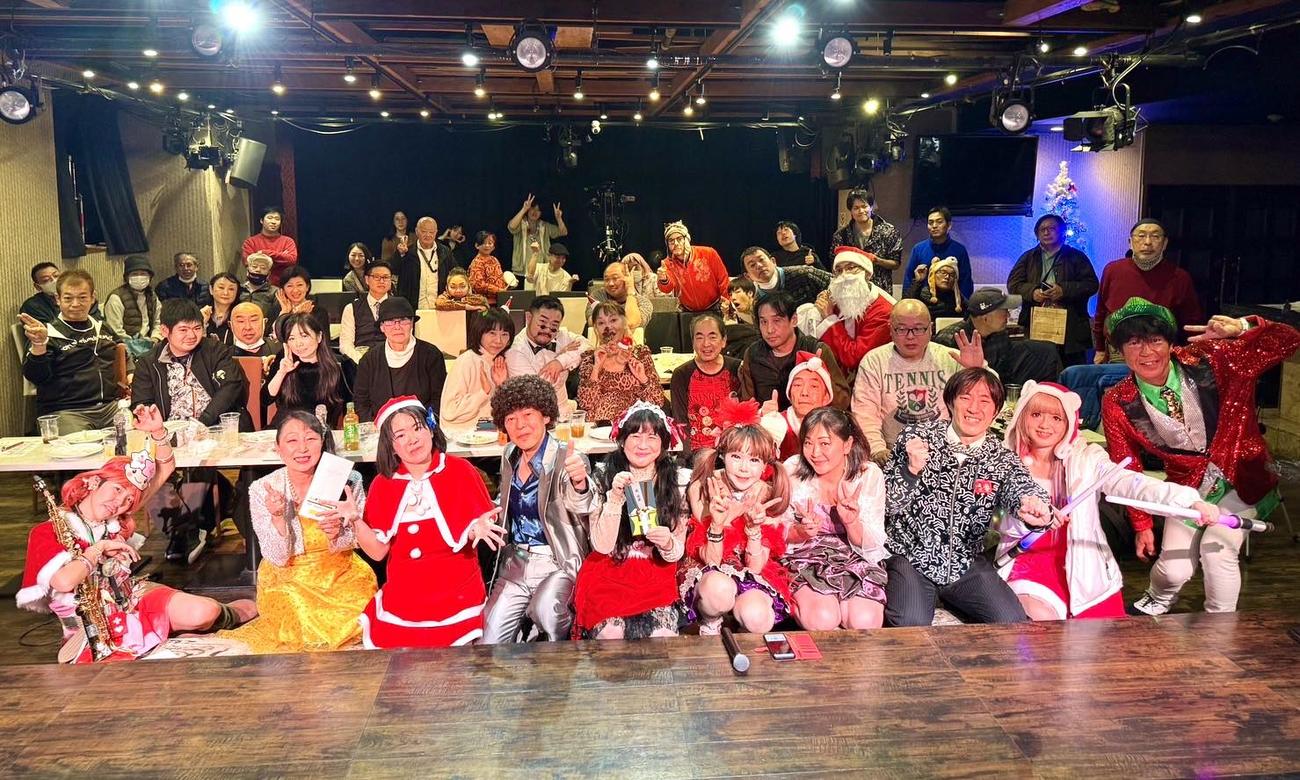 恵中瞳カバー曲選手権「ひとみんナイト9」の出場者たち