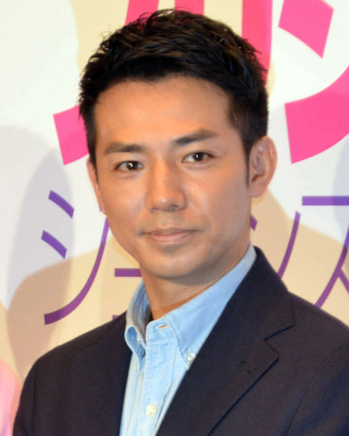 綾部祐二（2016年10月18日撮影）
