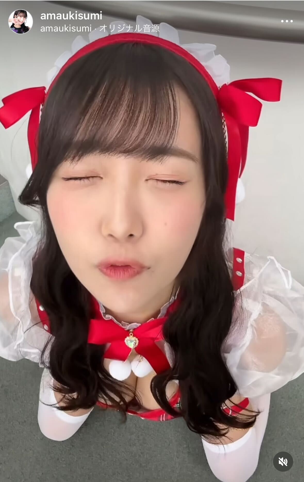 #2i2天羽希純「サンタメイド」で豊満美バスト、絶対領域、キス「プレゼントありがとう」の声 - 芸能写真ニュース : 日刊スポーツ
