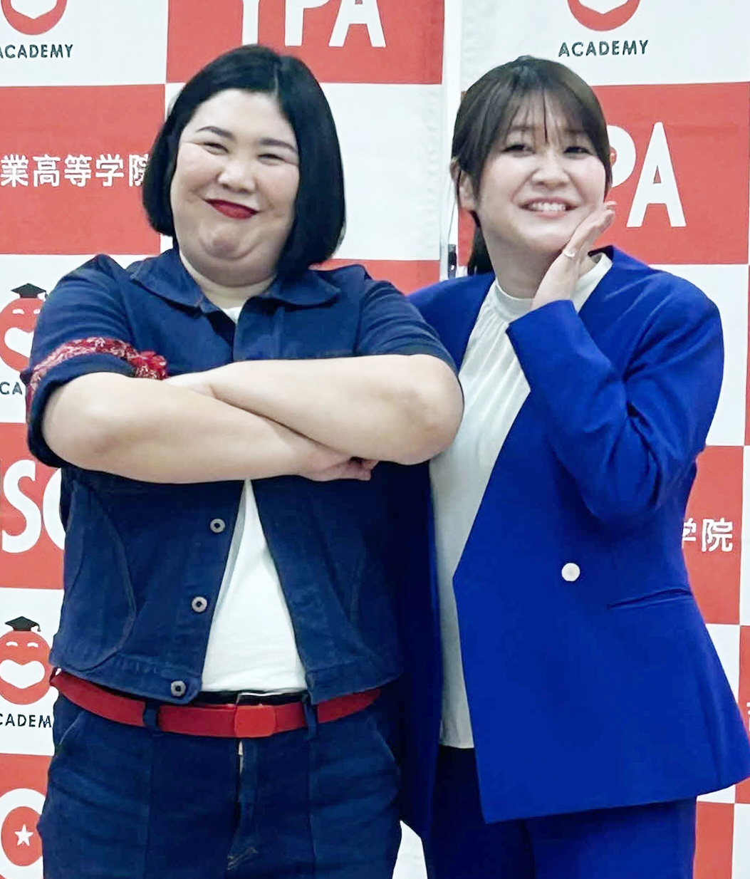 よしもとアカデミー東京校で特別授業を行った、紅しょうがの熊元プロレス（左）と稲田美紀（撮影・松尾幸之介）