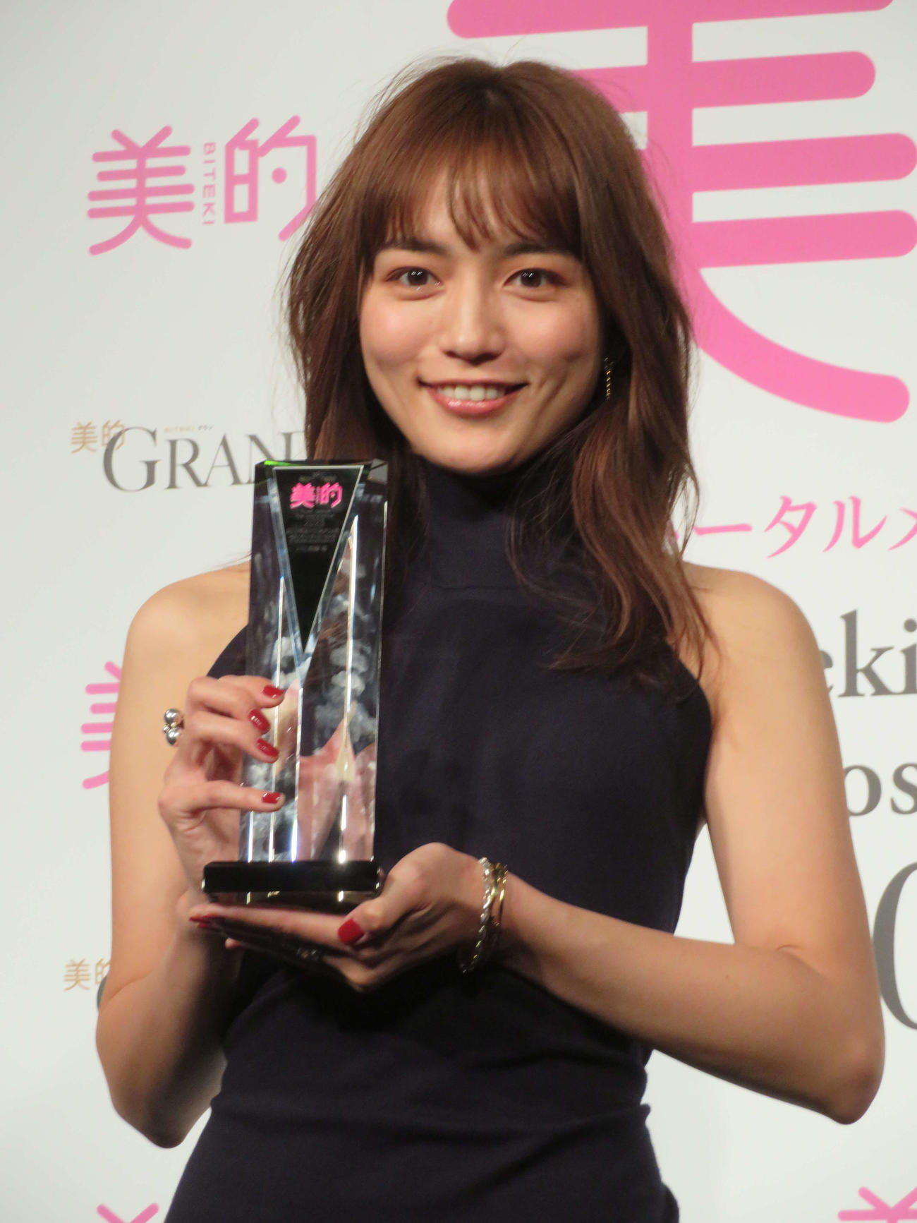 川口春奈（2023年12月撮影）